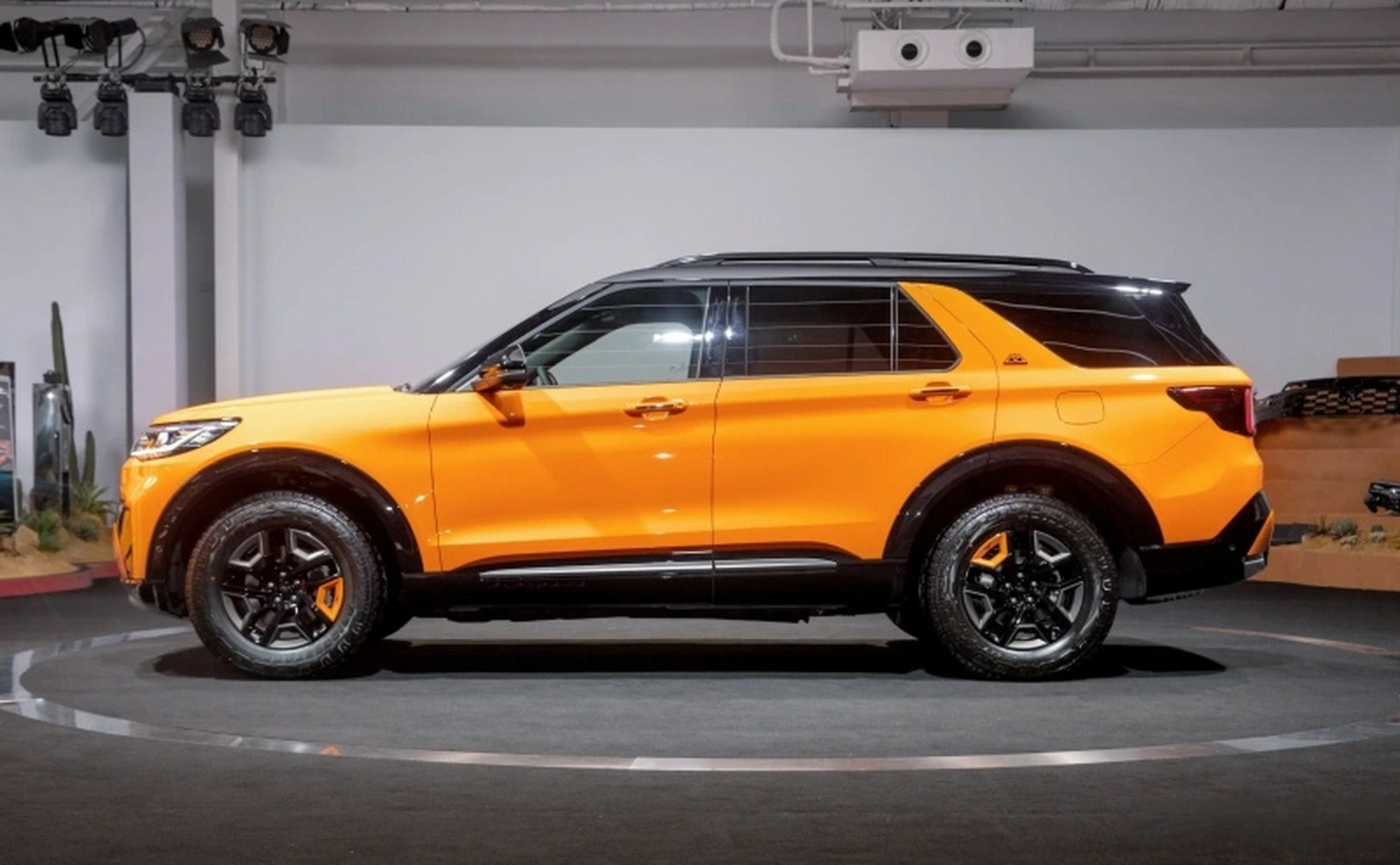 福特探险者昆仑巅峰版将于5月29日上市  日前,有消息称福特探险者昆仑