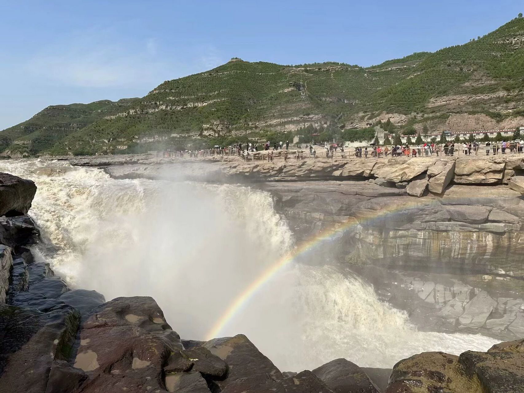 然后解释一下为什么说陕西这边的.其实壶口瀑布只有一个.