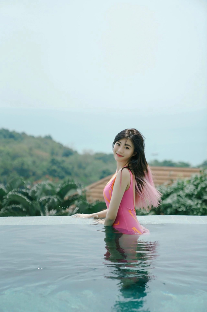 牟星 94 泳装秀出美好身材