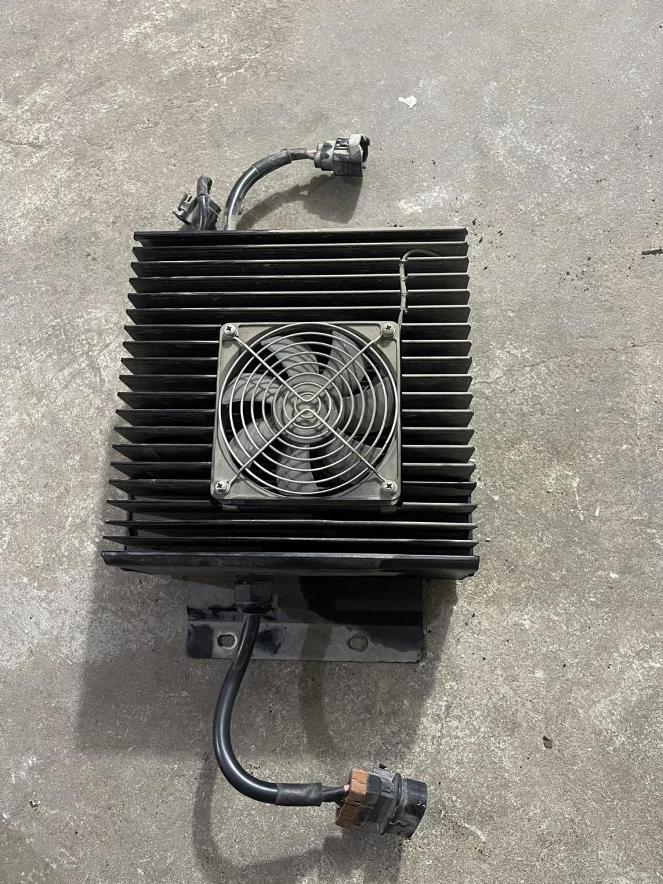 瑞驰 ec35 东风小康 ec36 充电机 车载充电机 充电器 车载充电器 车载