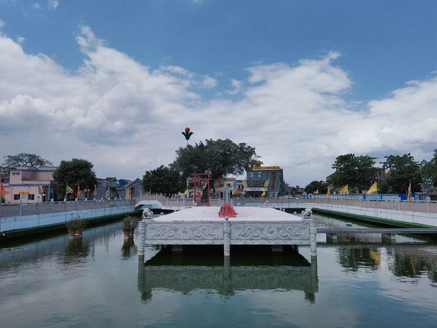 蔡李佛拳法发源地(新会崖门镇的京梅村) 简介:京梅村位于新会区崖门镇