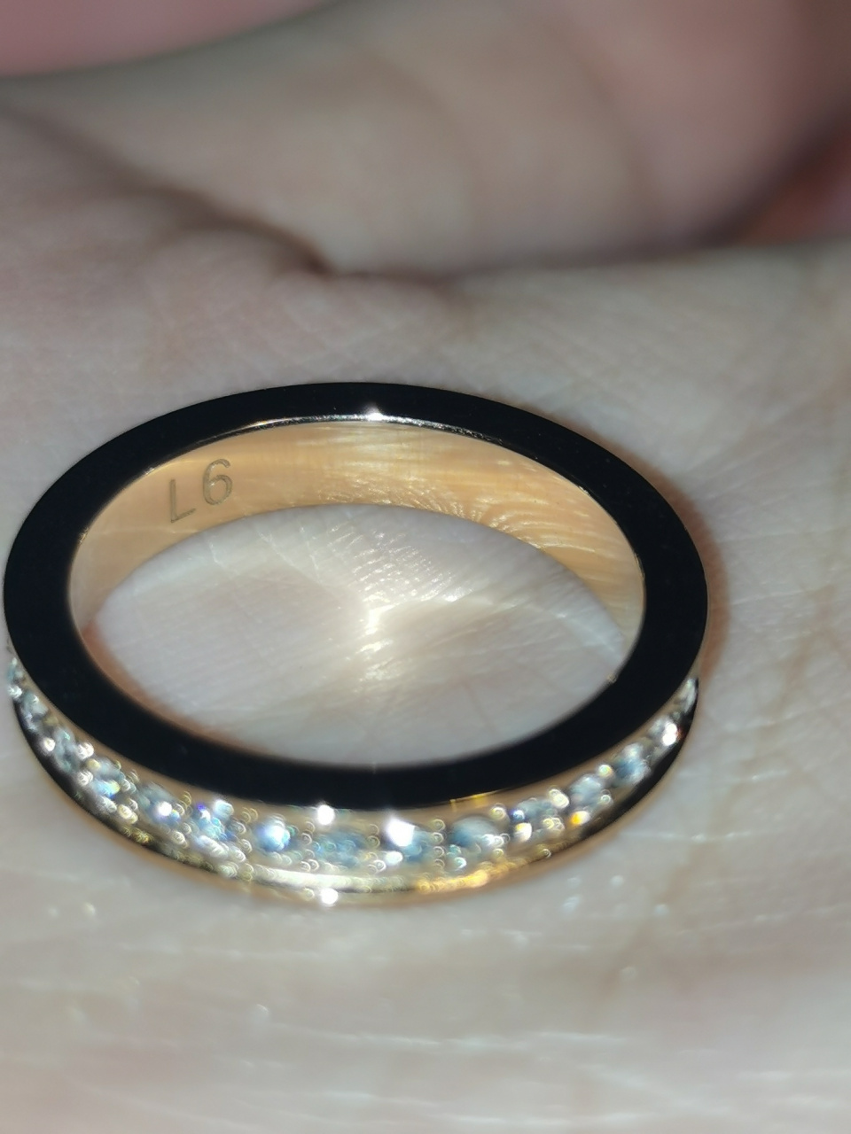 ck戒指真假鉴别 可以帮忙看看嘛,谢谢各位了