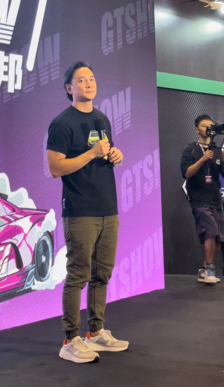 吴彦祖本祖今天在苏州gt show,几年不见还是那么帅