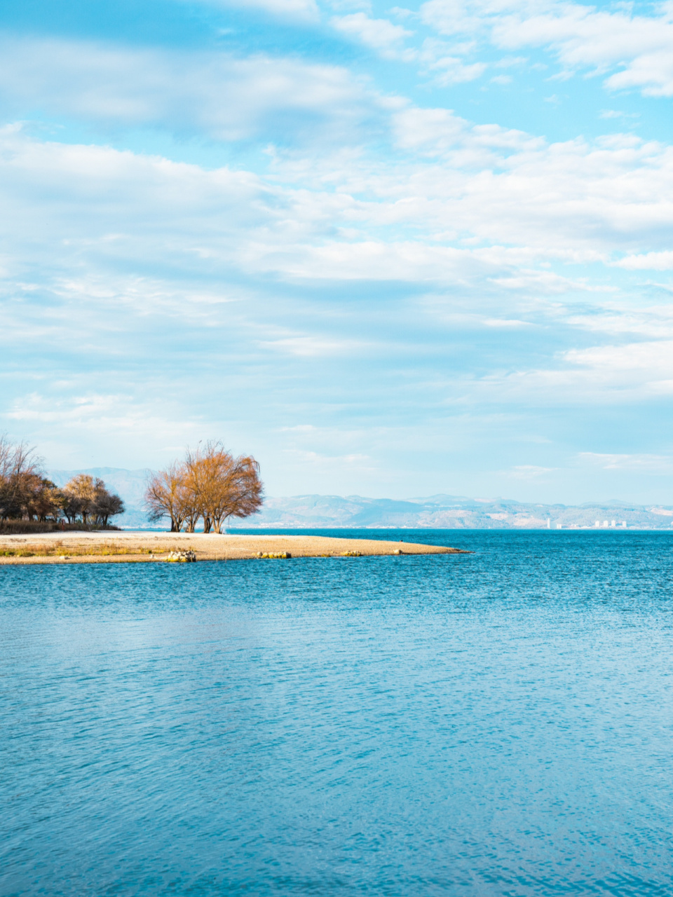 昆明小众景点 |抚仙湖湾子沟 在澄江抚仙湖有一个四季都很出片的地方