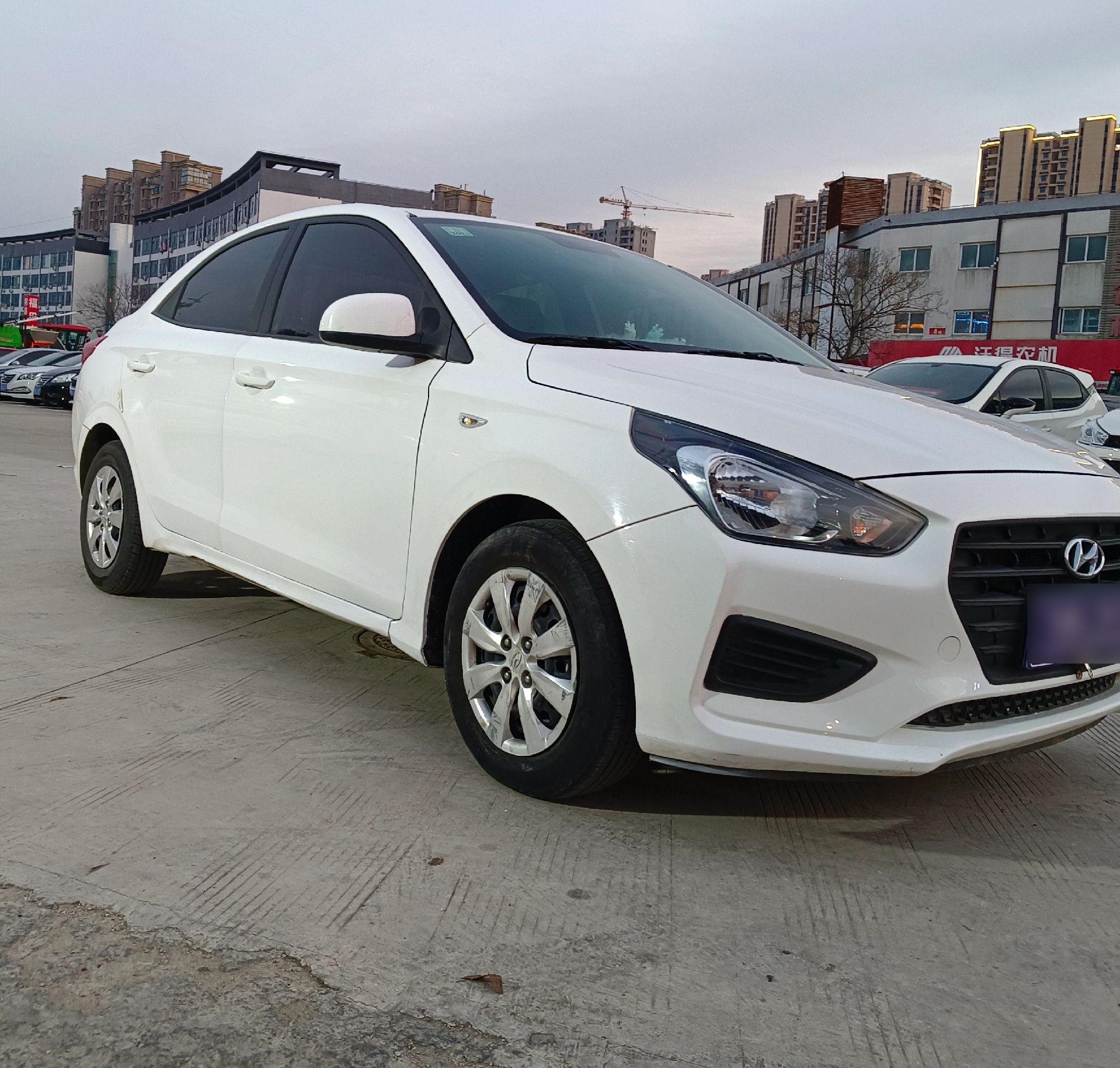 刚刚到21年新款现代瑞纳,本地个人一手车,保险刚买,特别省油的小车