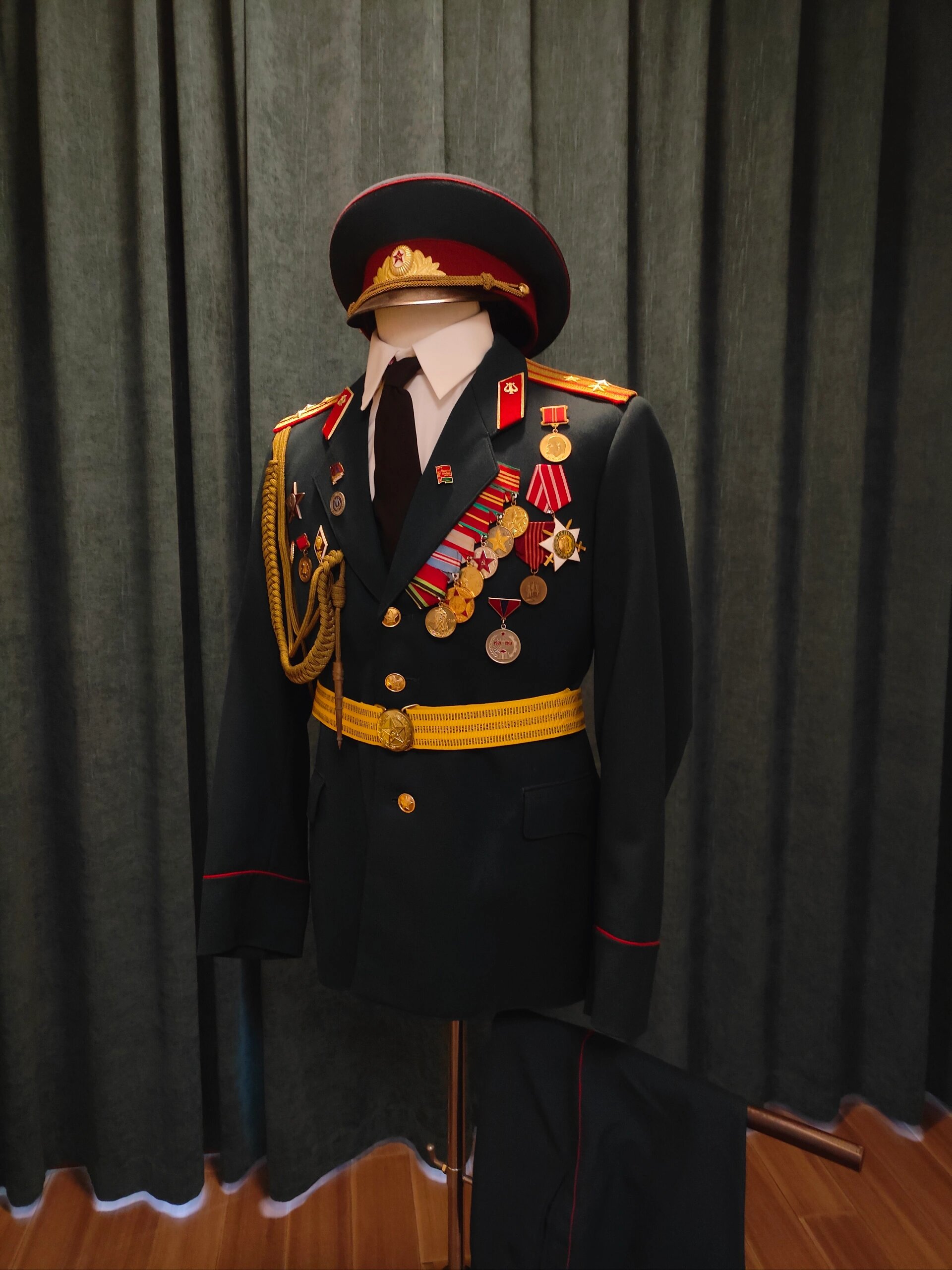 苏联1969条例内卫军军乐团大阅队列礼服