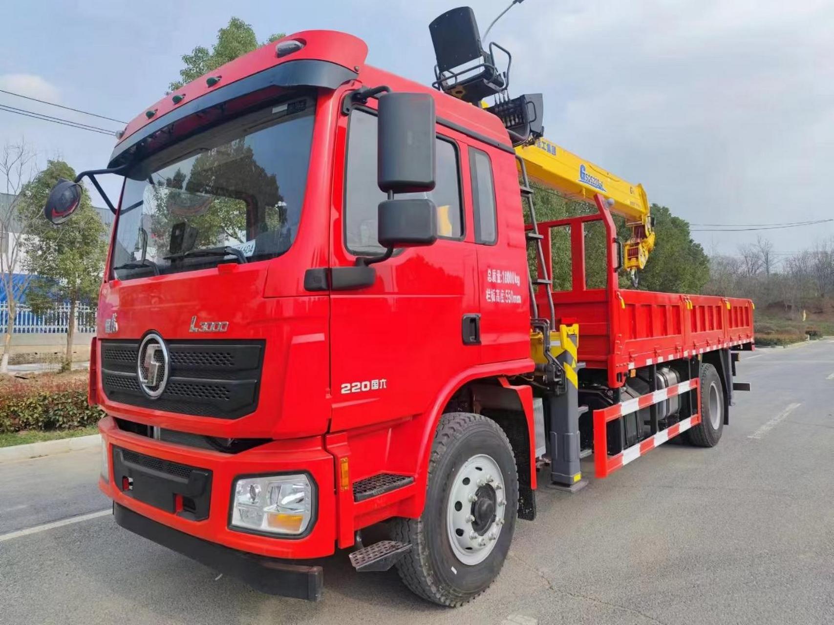 陕汽德龙l3000,玉柴六缸220马力,法士特8挡变速箱,前桥5吨,后桥10吨