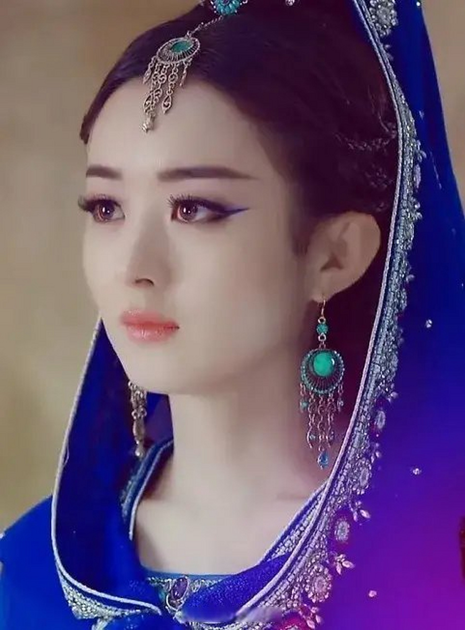 《蜀山战纪》中赵丽颖饰演的玉无心,是个绝色美人.