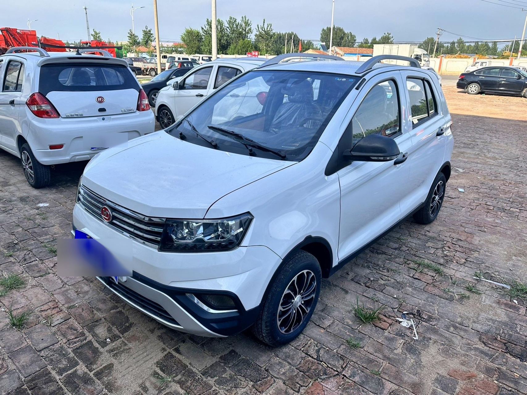 全新鸿日u8锂电,店铺零售29800,现在批发20800可以去专卖店咨询,一台