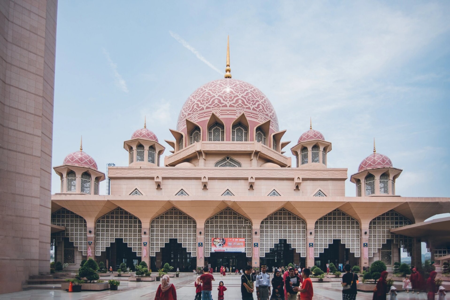 city walk | 布城 作为马来西亚新的国家行政城市,布城的人文和风貌