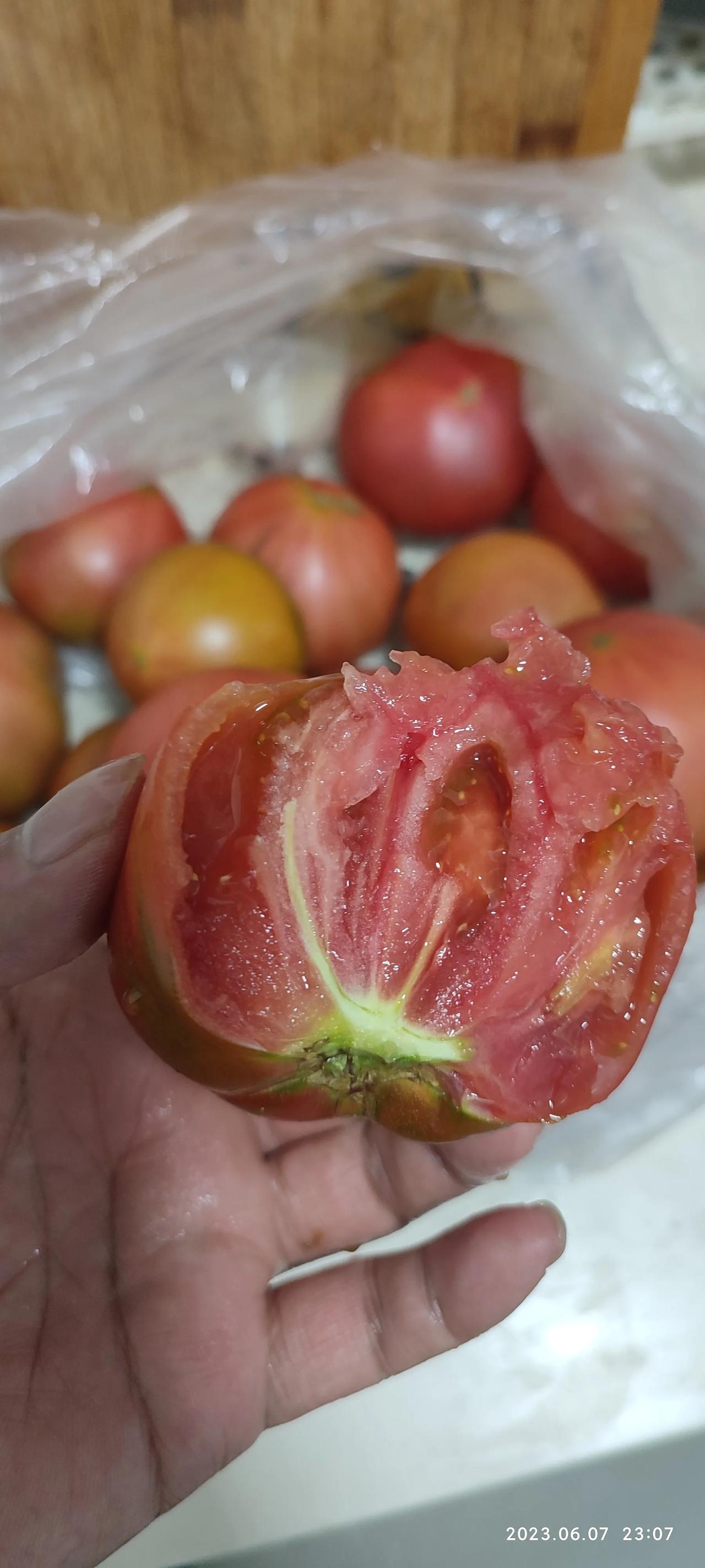 属于我梦骱焓镣悸蚣倚阕俺档舻厣系奈骱焓镣 番茄掉在地上的图片大全