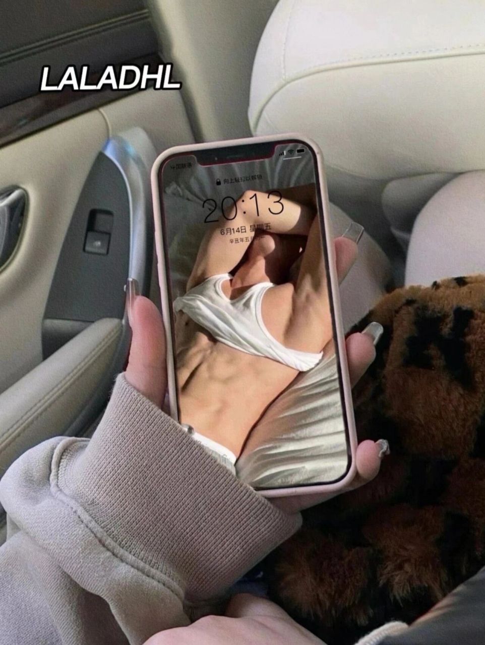 腹肌男 壁纸 3.15 lsp姐妹冲冲冲 腹肌男壁纸