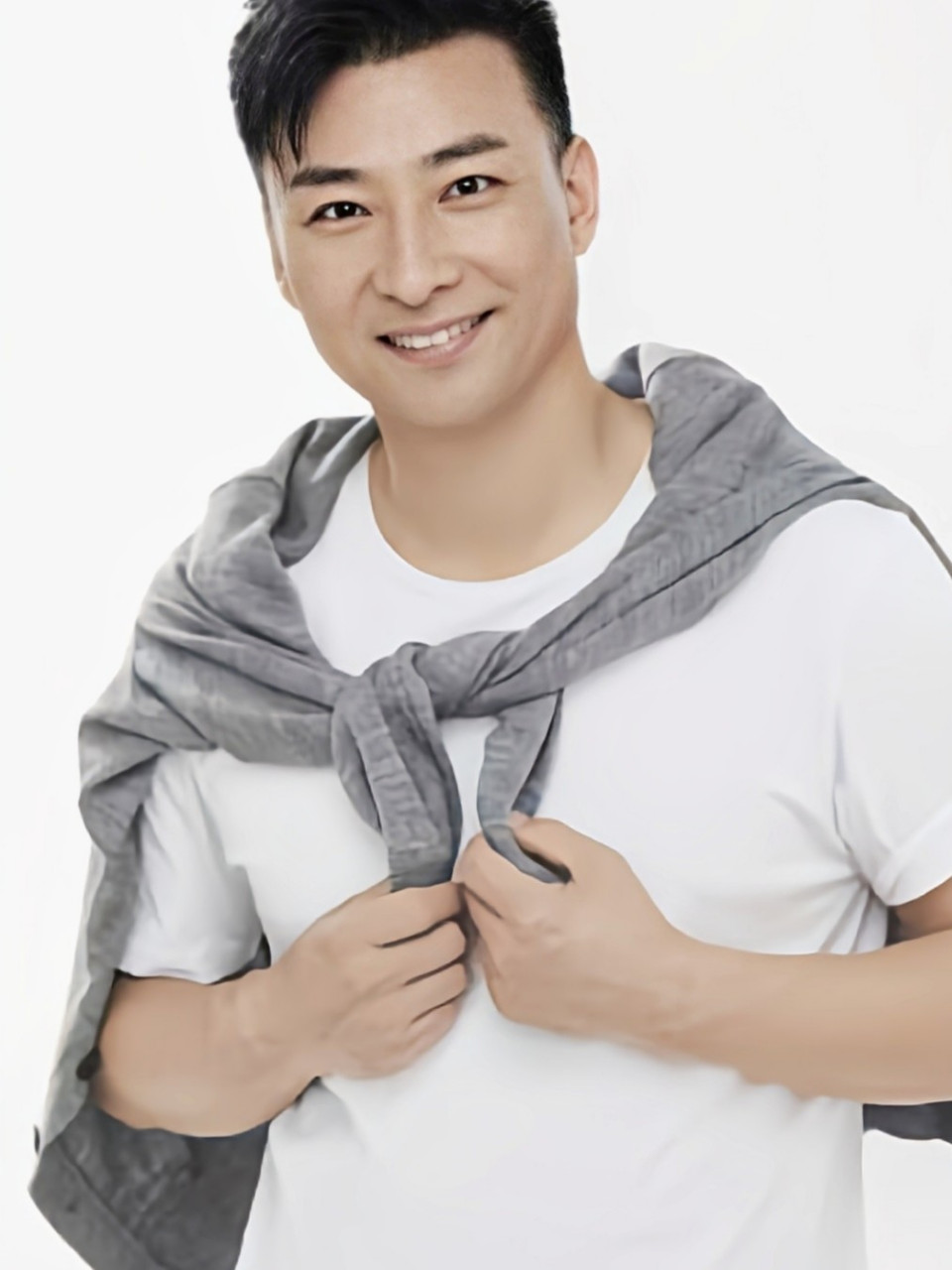 《西游记续集》金翅大鹏扮演者 《西游记续集》金翅大鹏雕扮演者郭军