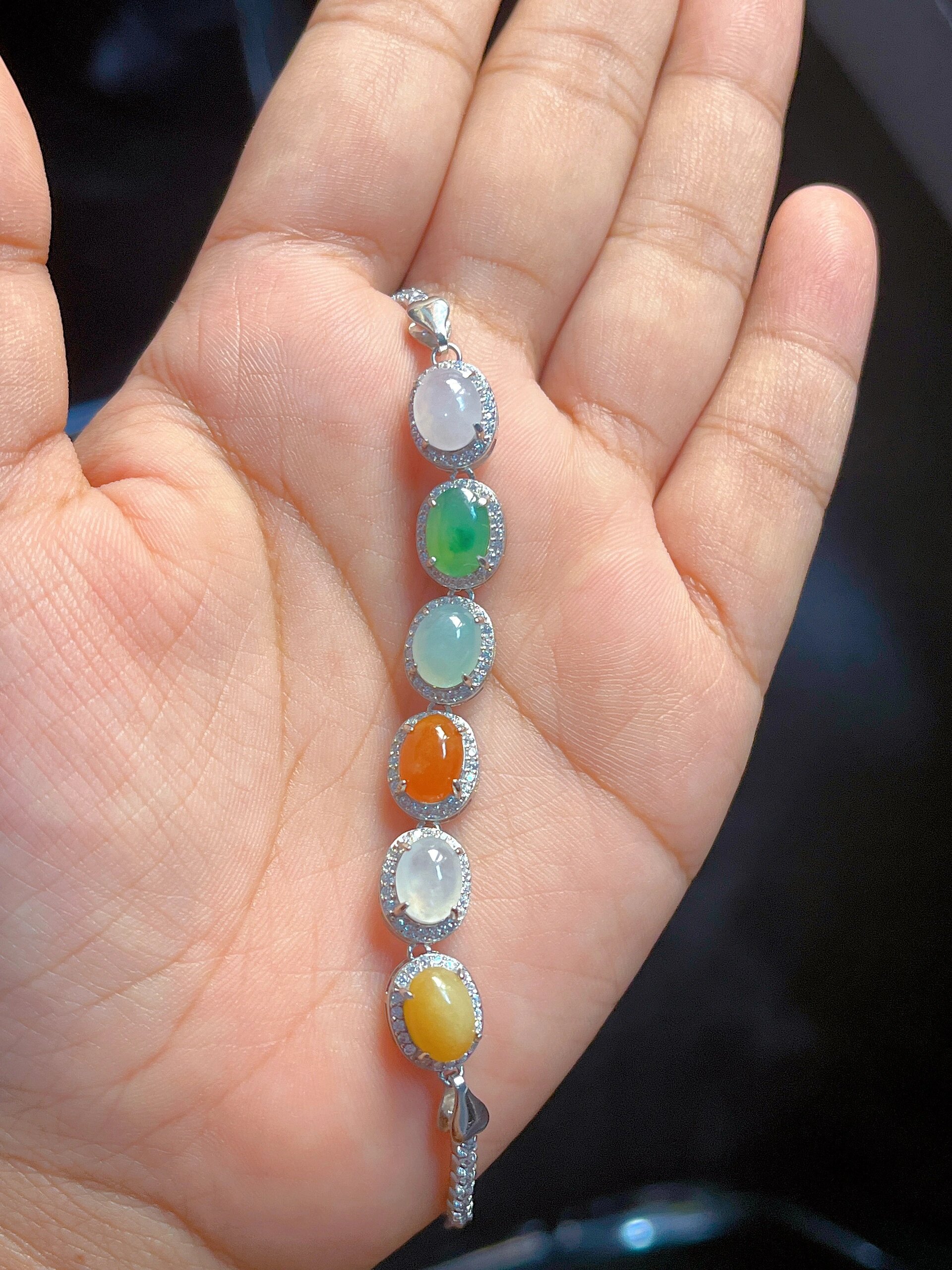 水汪汪的多宝翡翠手链