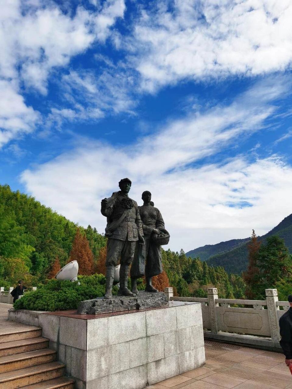 " 井冈山风景区, 位于江西吉安市井冈山市. 海拔最高处1779.4米.