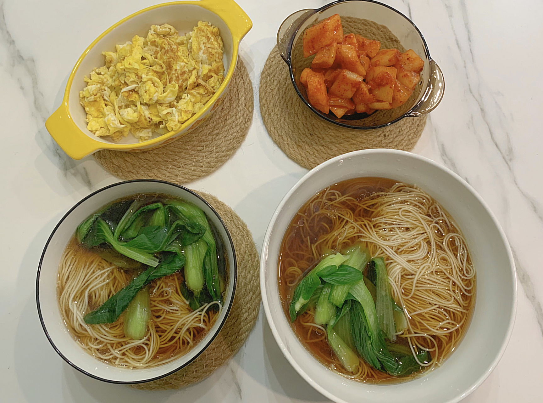 青菜面~ 7815做法也很简单,需要猪油~ 汤底:一小勺猪油,加入酱油