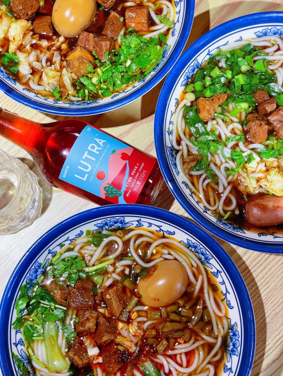 我愿称之为这里是花溪牛肉粉的天花板 我最爱吃9215夜市花溪牛肉