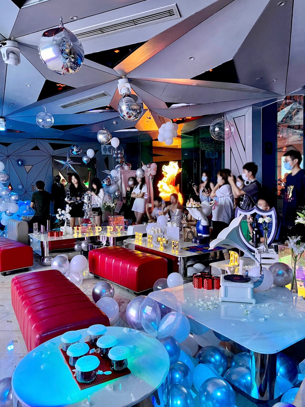 杭州网红ktv98泳池生日派对95氛围炸裂ariia