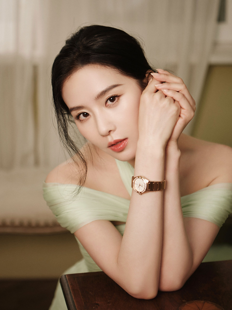 刘诗诗,轻盈薄纱裙,优雅如兰