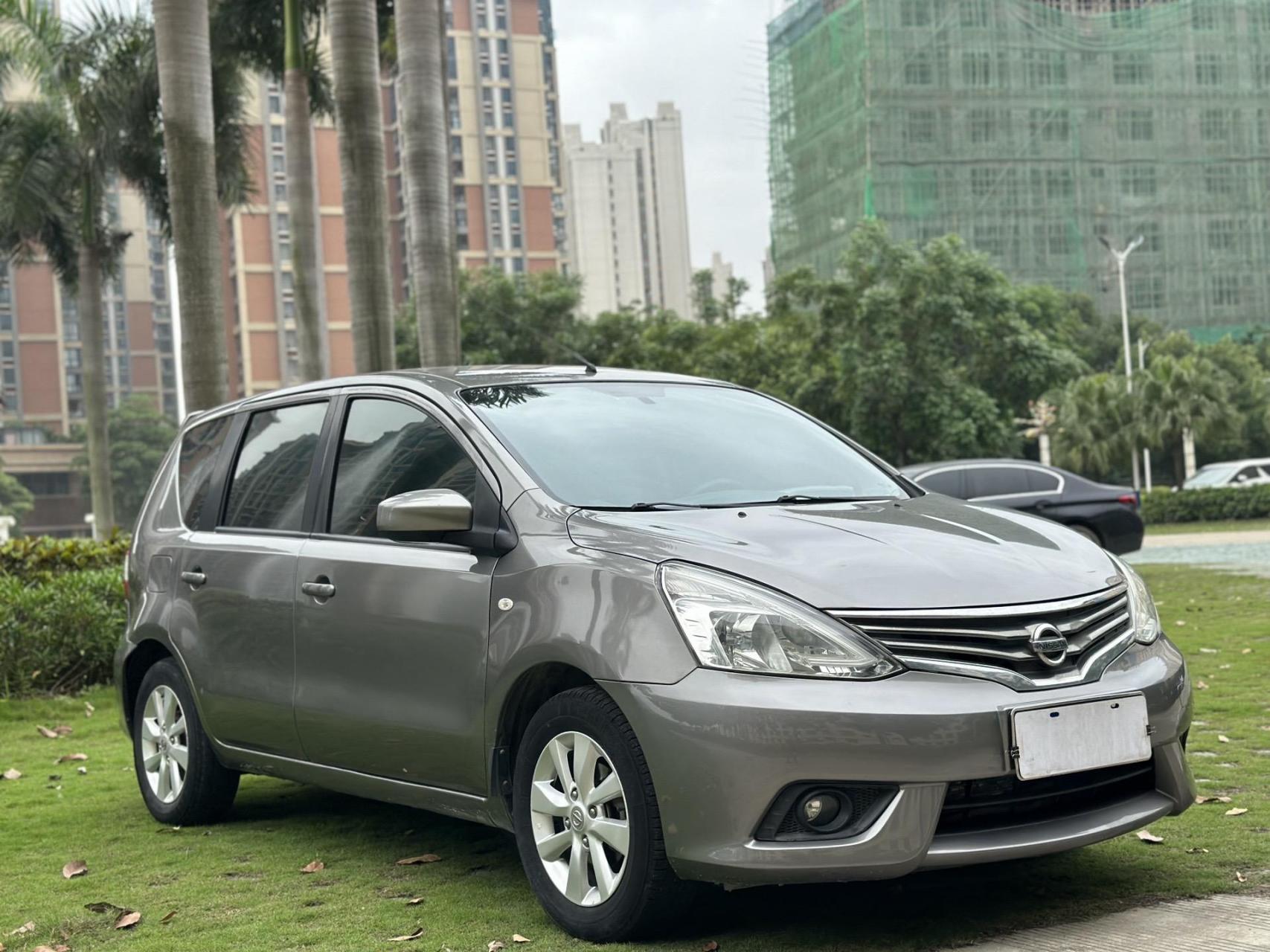 最新上架13年7月日产骊威自动1.