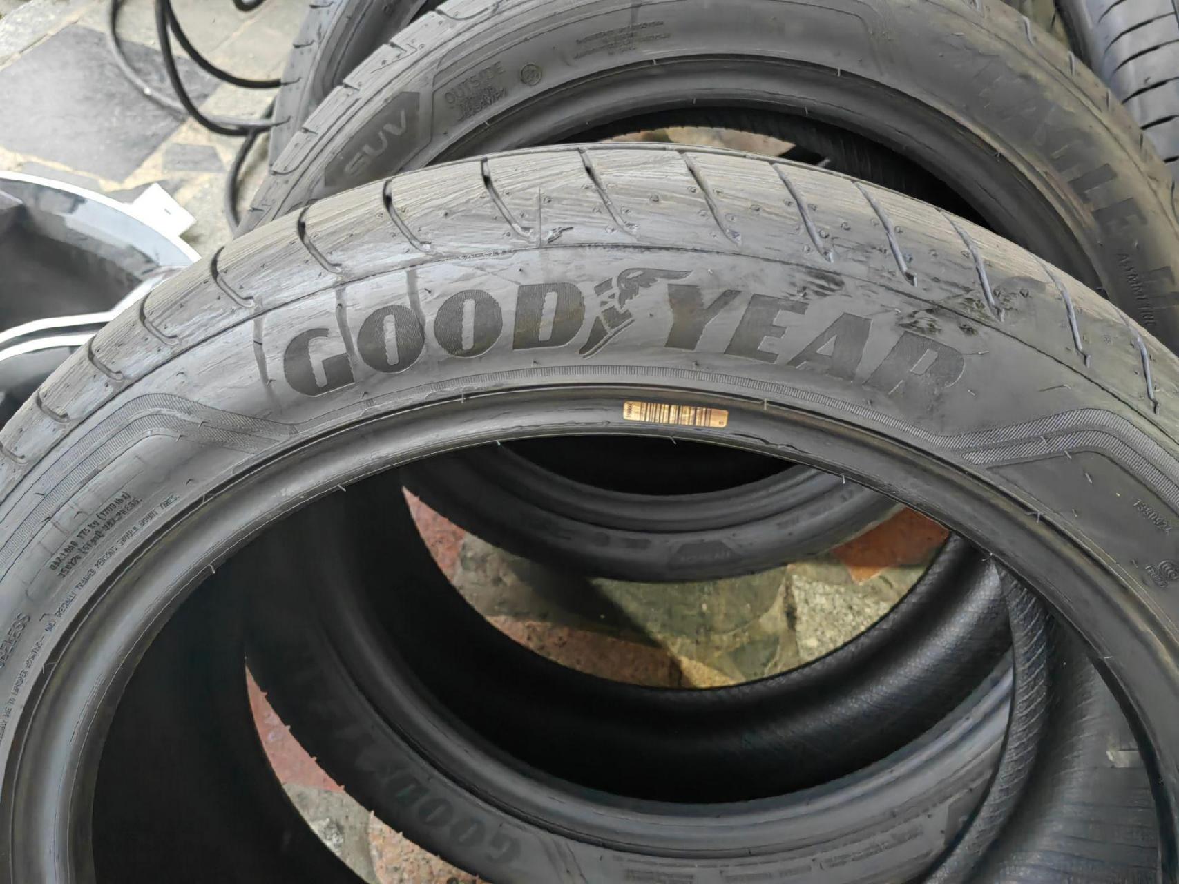 245/45r20固特异f1轮胎.