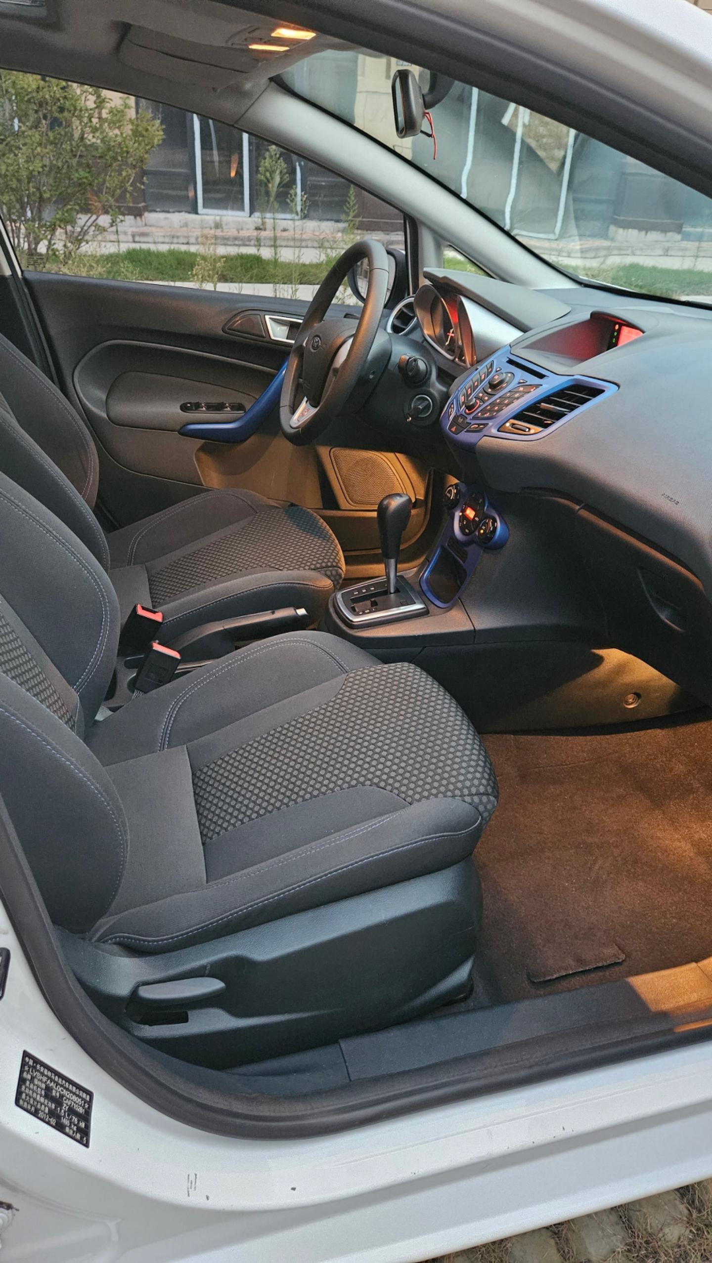 福特嘉年华,2012年两厢1