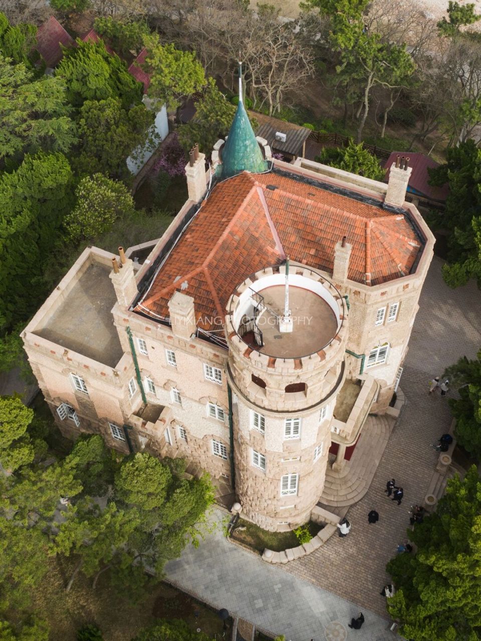 八大关是上世纪30年代青岛的特别建筑区,昔日的达官和富商在这里营造