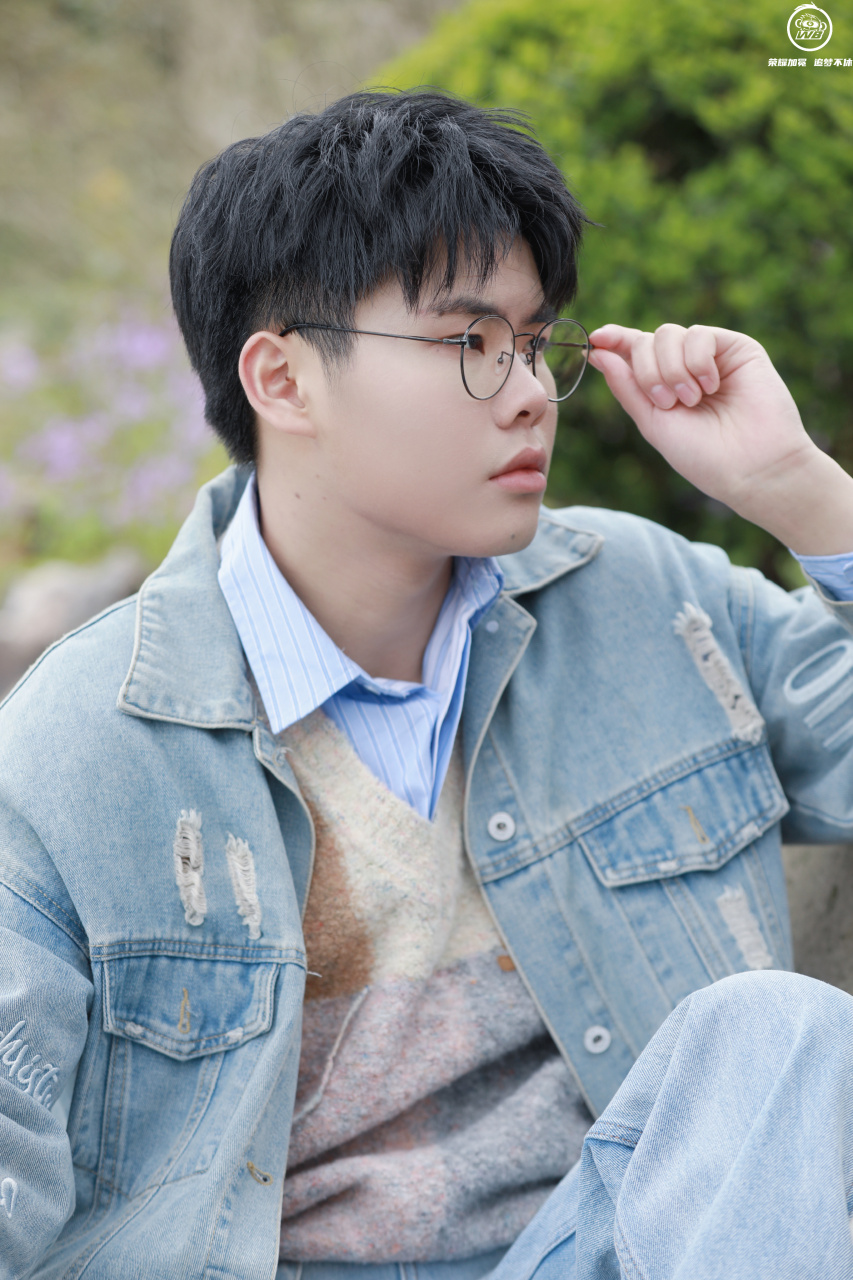 乔兮少年感杂志首封#  北京wb乔兮 x 《shimo时髦青年》四月封面俊父