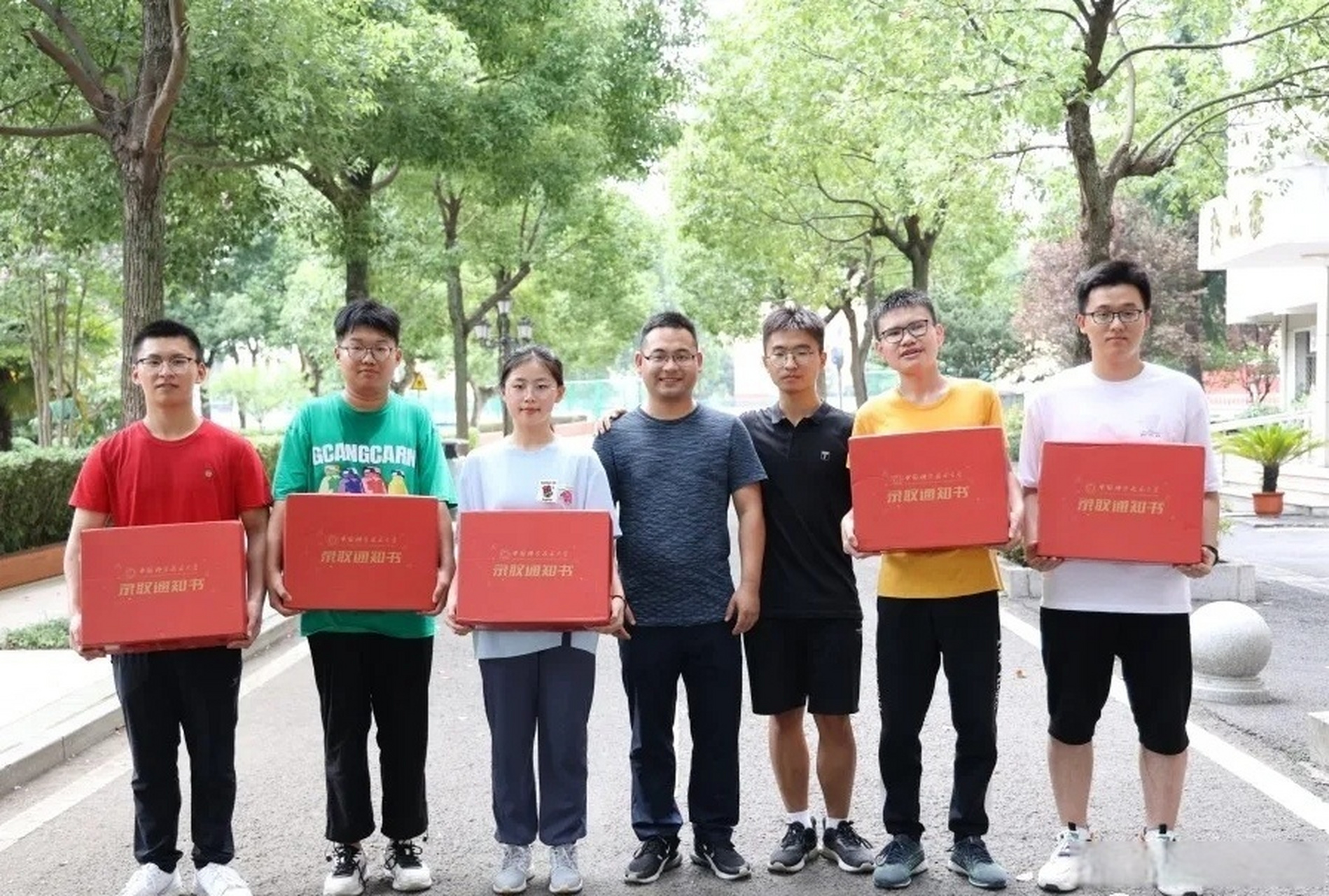 六安分享#六安一中i茅以升(2)班的五位同学,收到了中国科学技术囱学