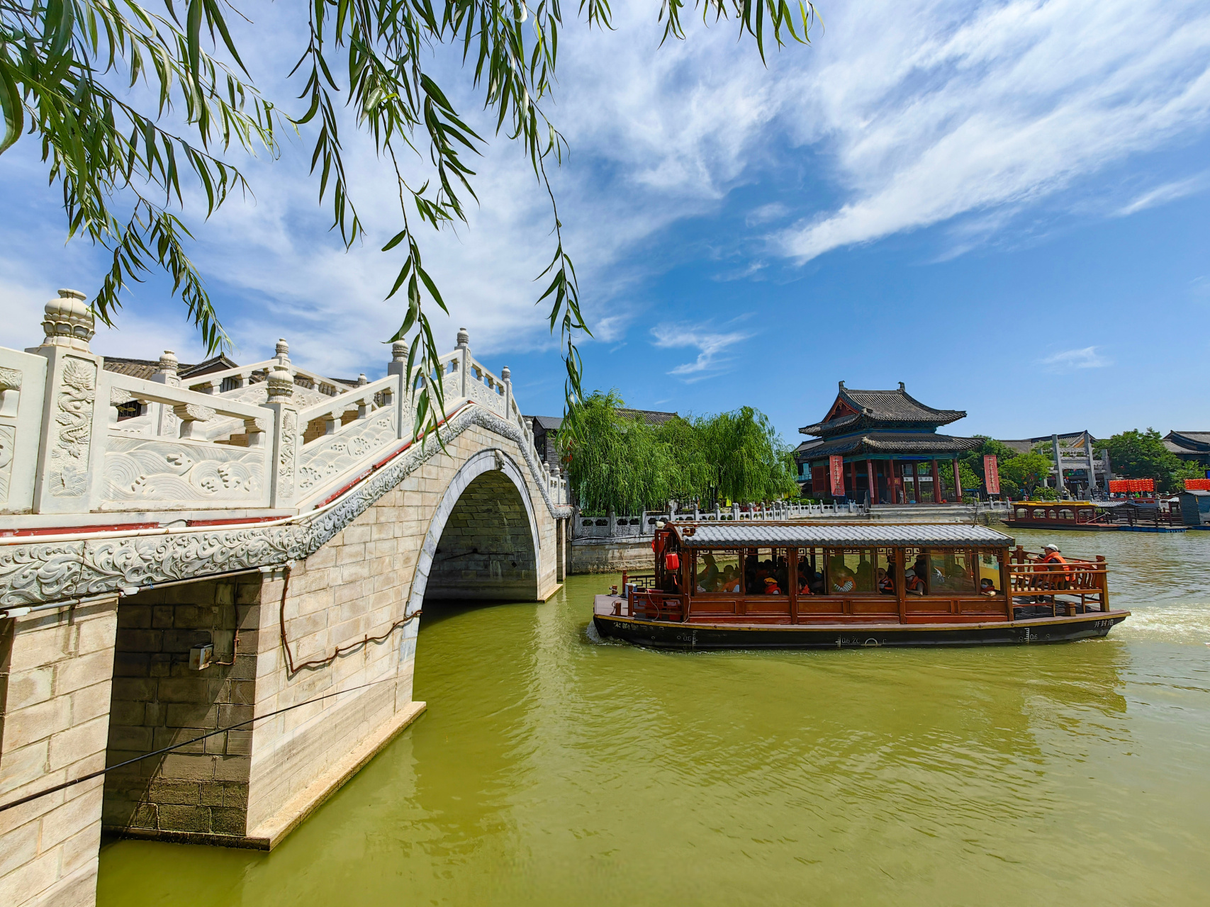 豫见开封城事# 6月1日,古城水上巴士试运营当天,在御河七盛角码头,不