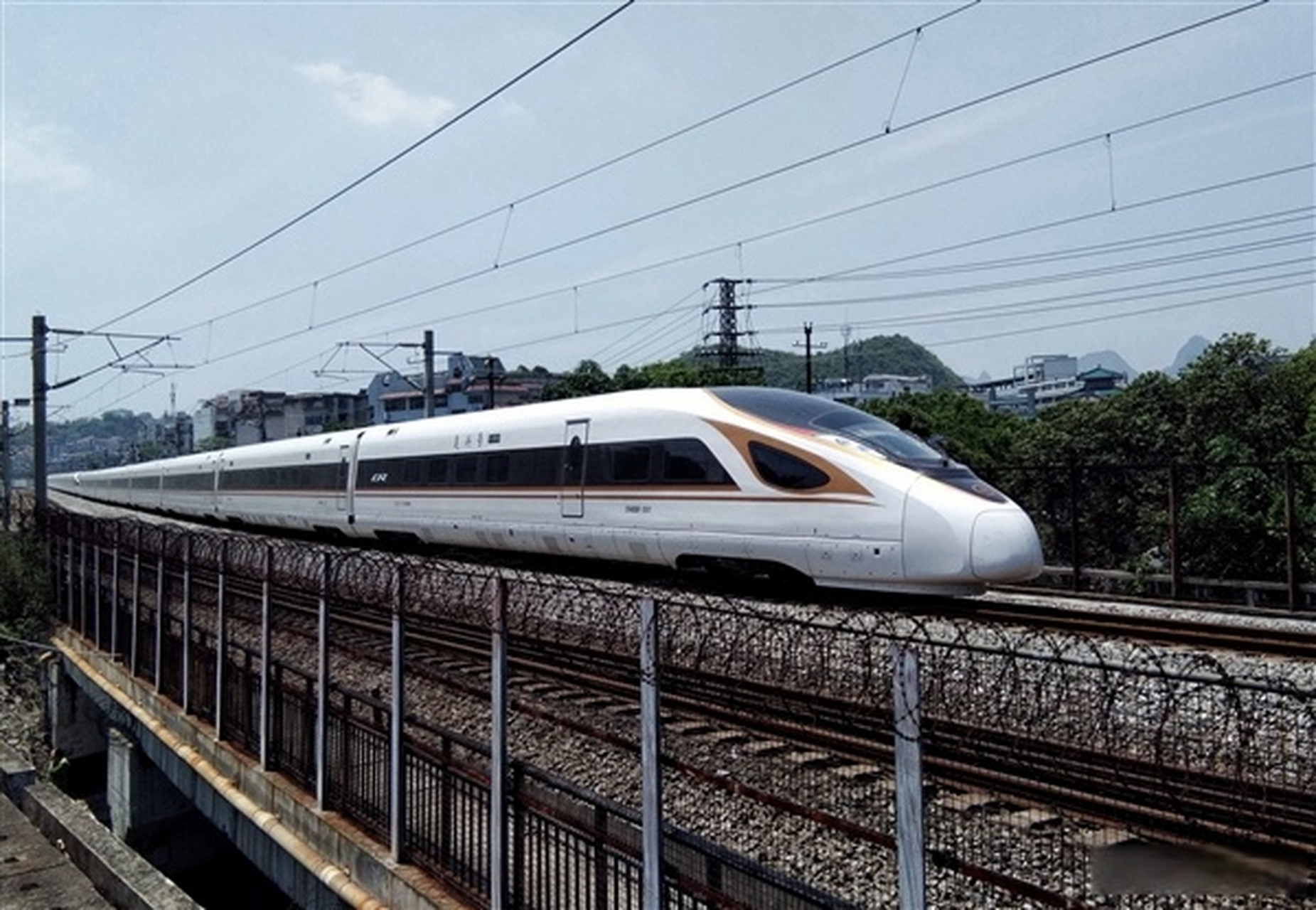 广珠澳高铁鹤州至横琴段年底开建# 横琴高铁就要来啦,将选址于横窃亮