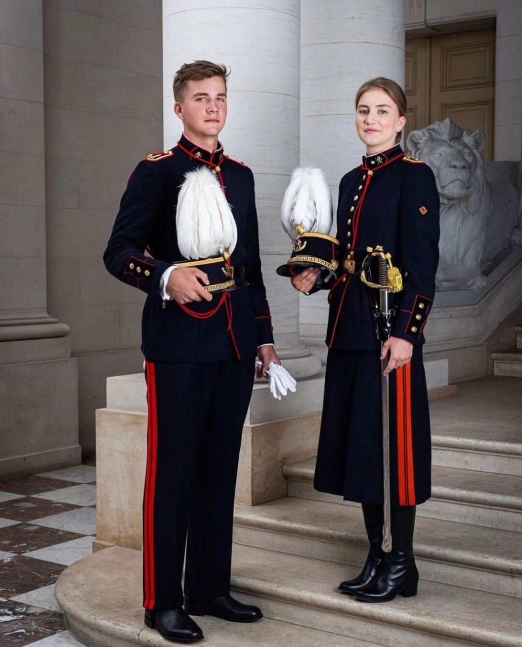 比利时公主的军装照 7月21日比利时国庆节,身着军礼服的比利时公主
