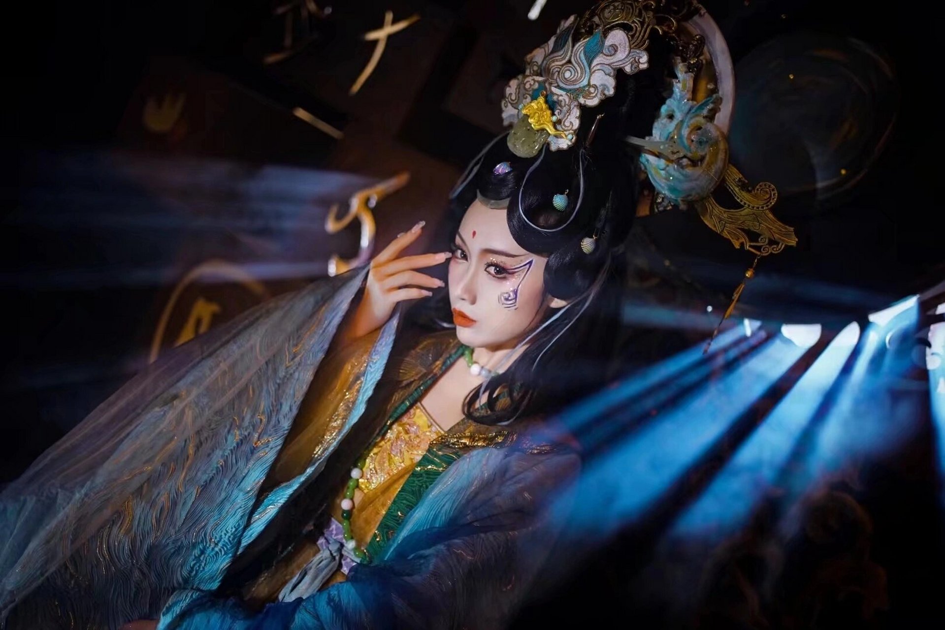 三星堆拟人||灵堆藏密睡千年一醒惊天下 沉睡数千年,一醒惊天下!