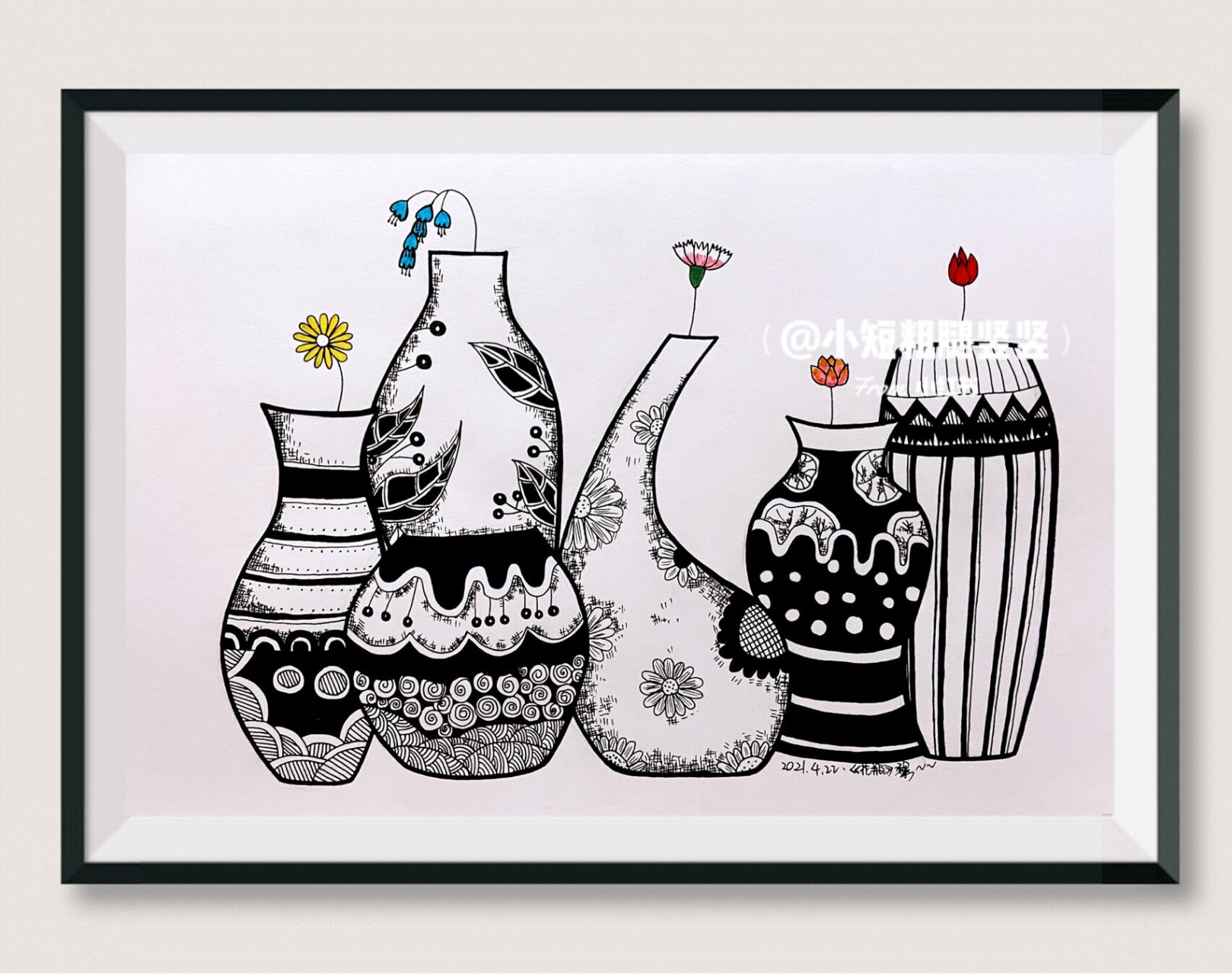 黑白线描装饰画 《花瓶》 工具:素写本,铅笔7315,签字笔,勾线笔