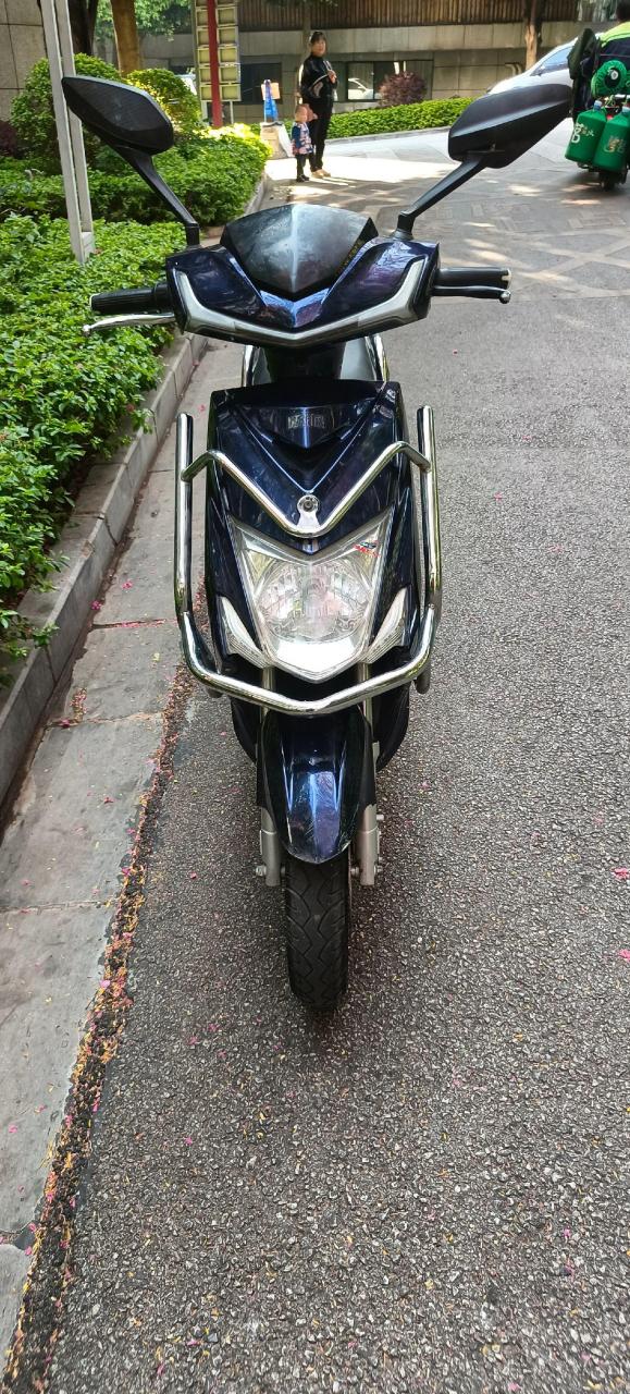 小电车.60伏欧派小力鹰,成色如图,你觉得多少可以拿下?