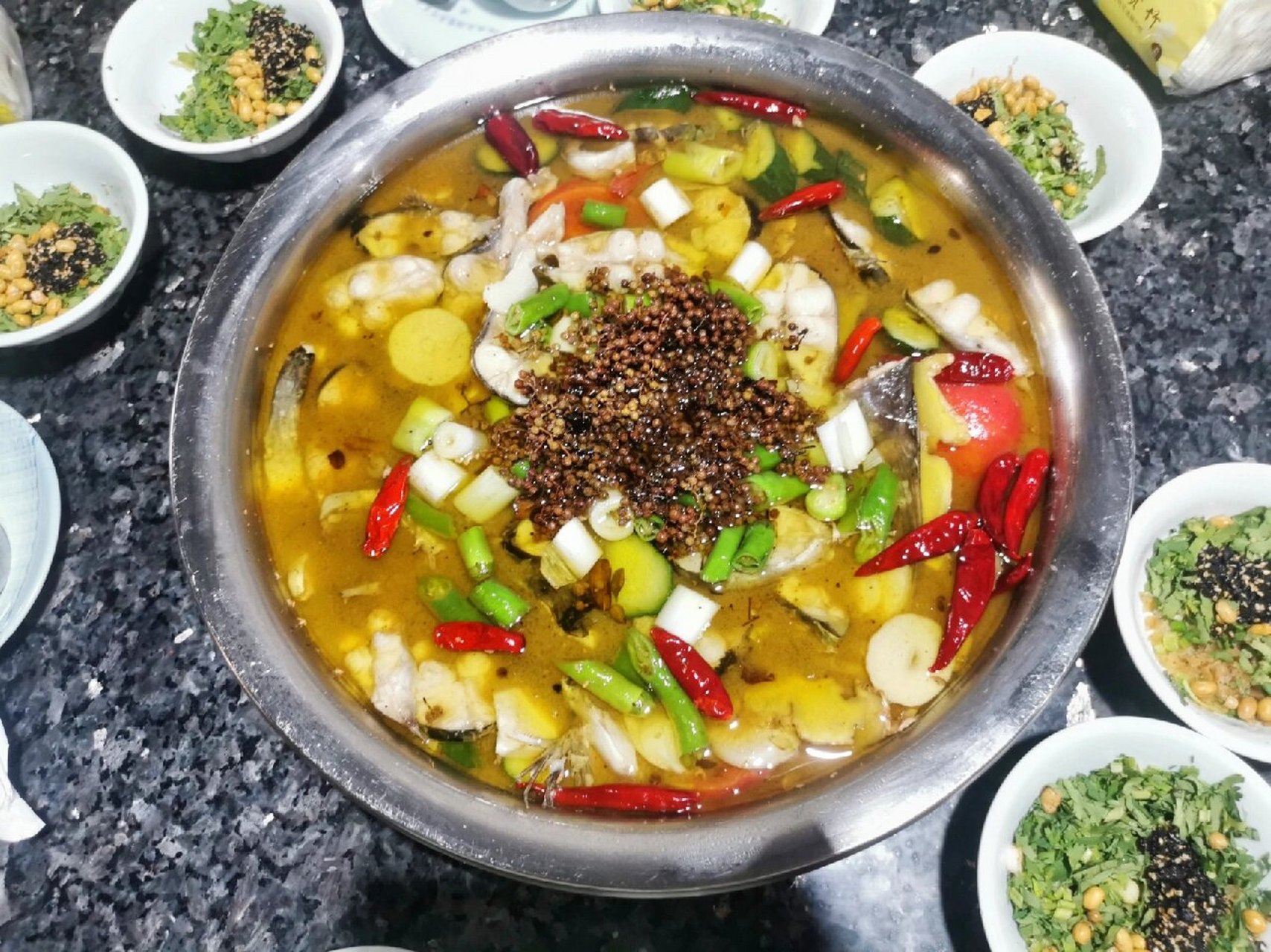 雅安美食·清溪贡椒鱼 雅安本地人超爱吃的清溪贡椒鱼99记得点冻粑