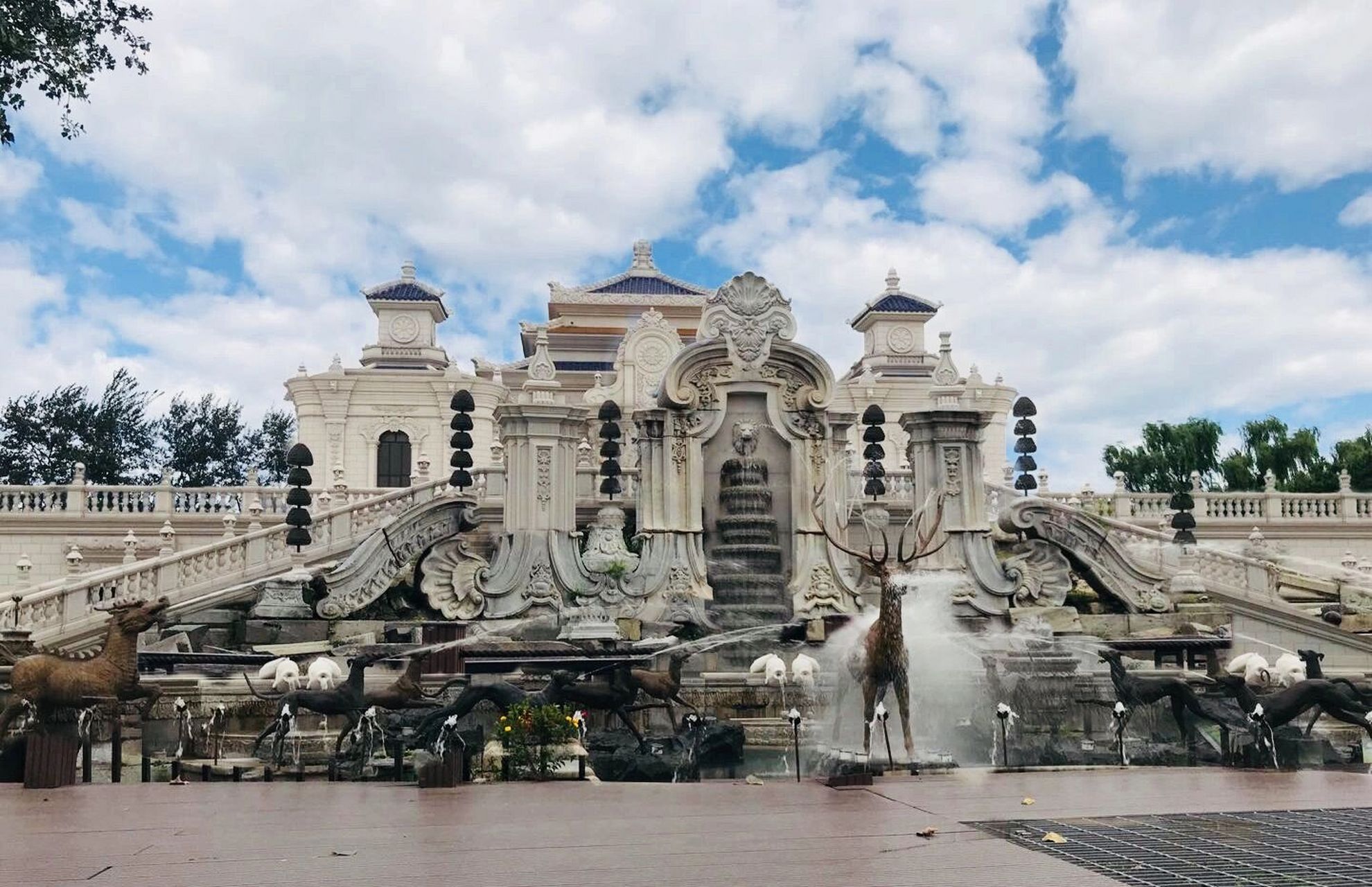 圆明园西洋楼复原图 由中国建筑科学研究院于帆先生制作.