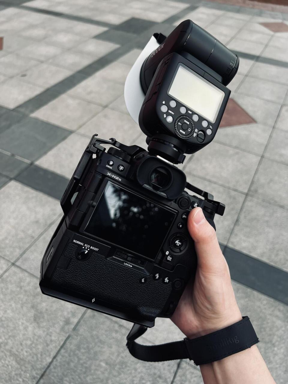 不懂就问 富士x-h2s拍视频只有这个16:9或者dci17:9的参考线 找了好久