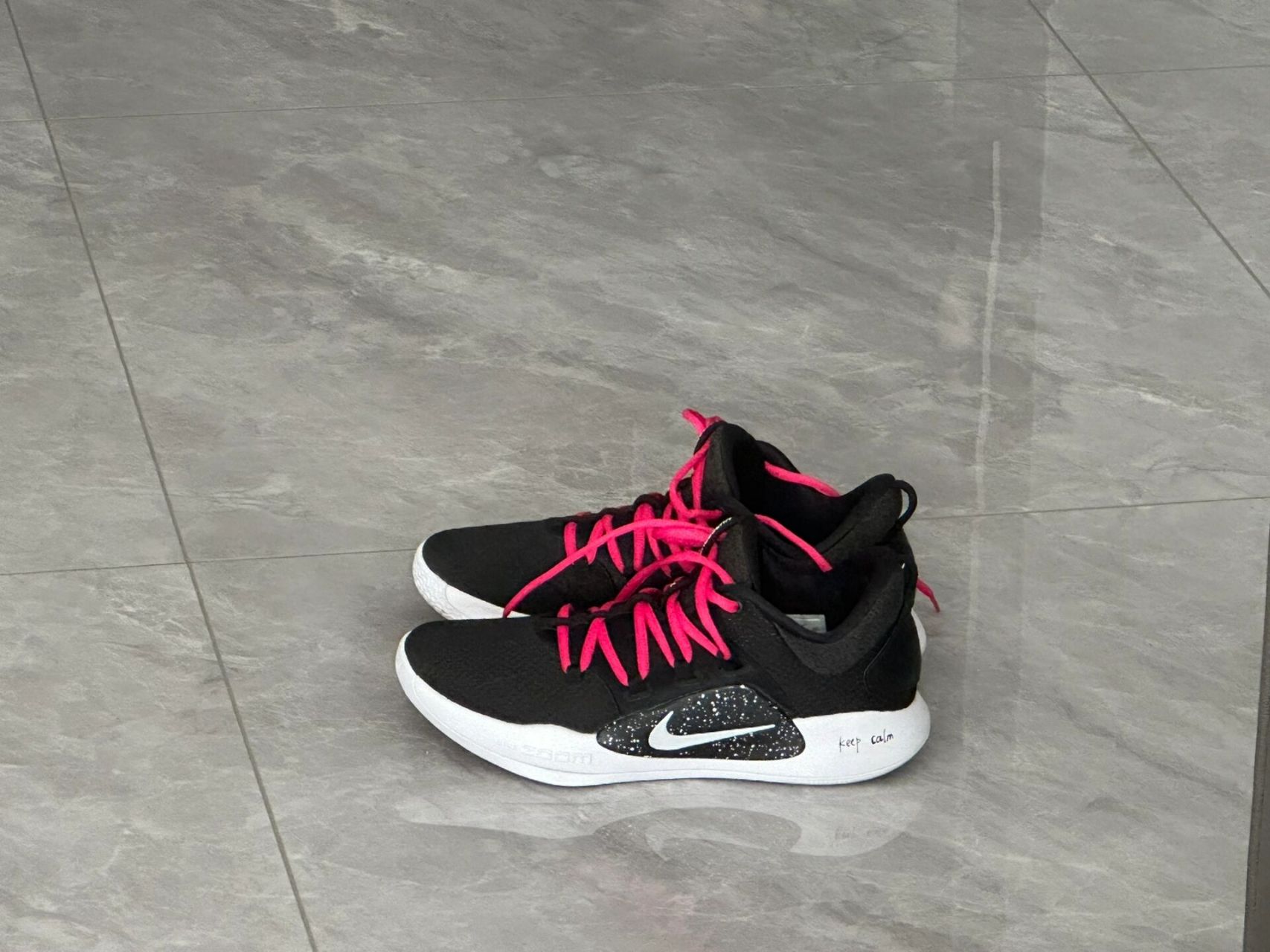 nike hyperdunk x low hd2018 换双鞋带立马变得惊艳了许多,脚感很棒