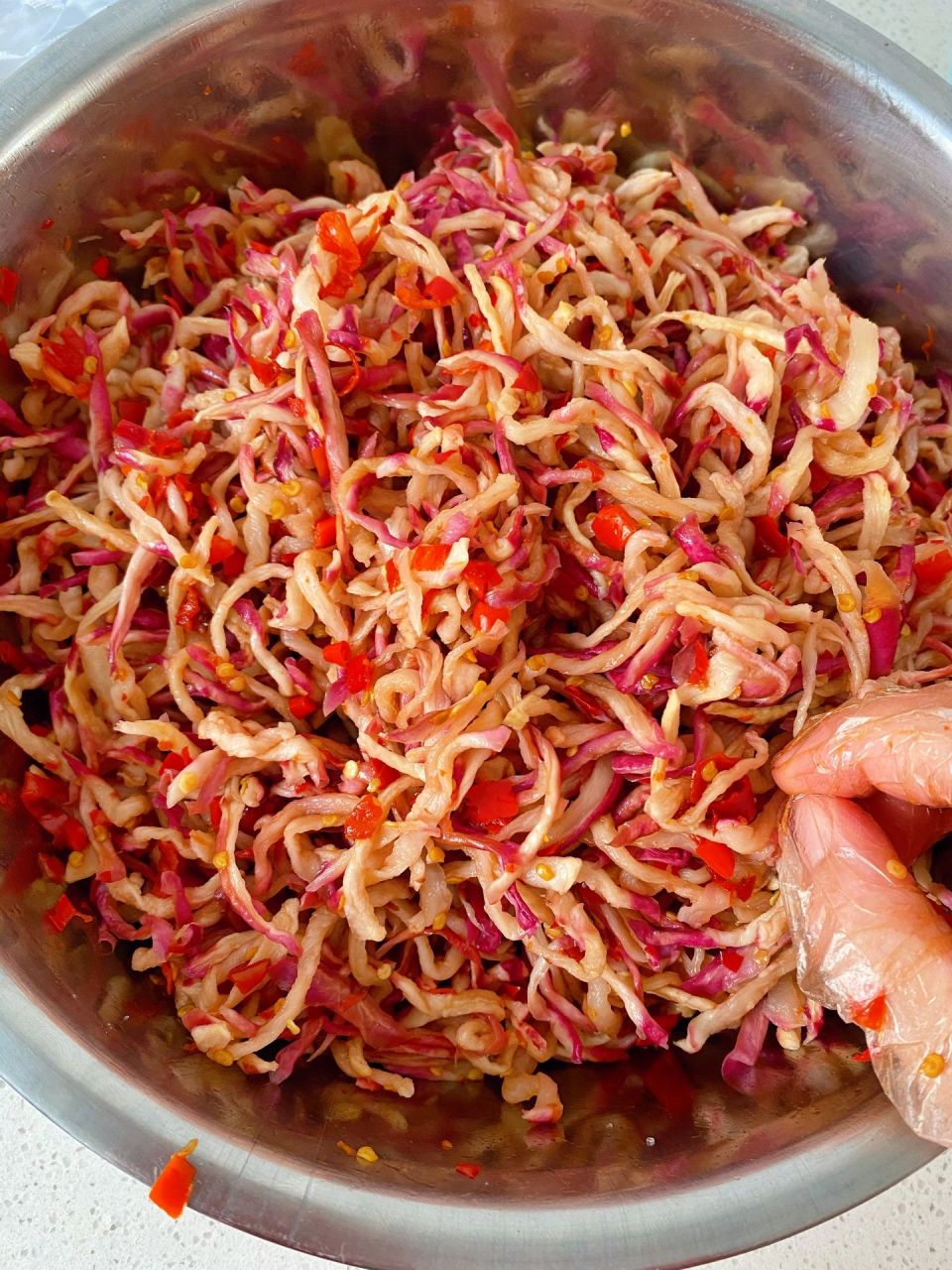 跟外婆学做的红萝卜干 2块钱的种子,种出来好多小红萝卜,用来做萝卜干