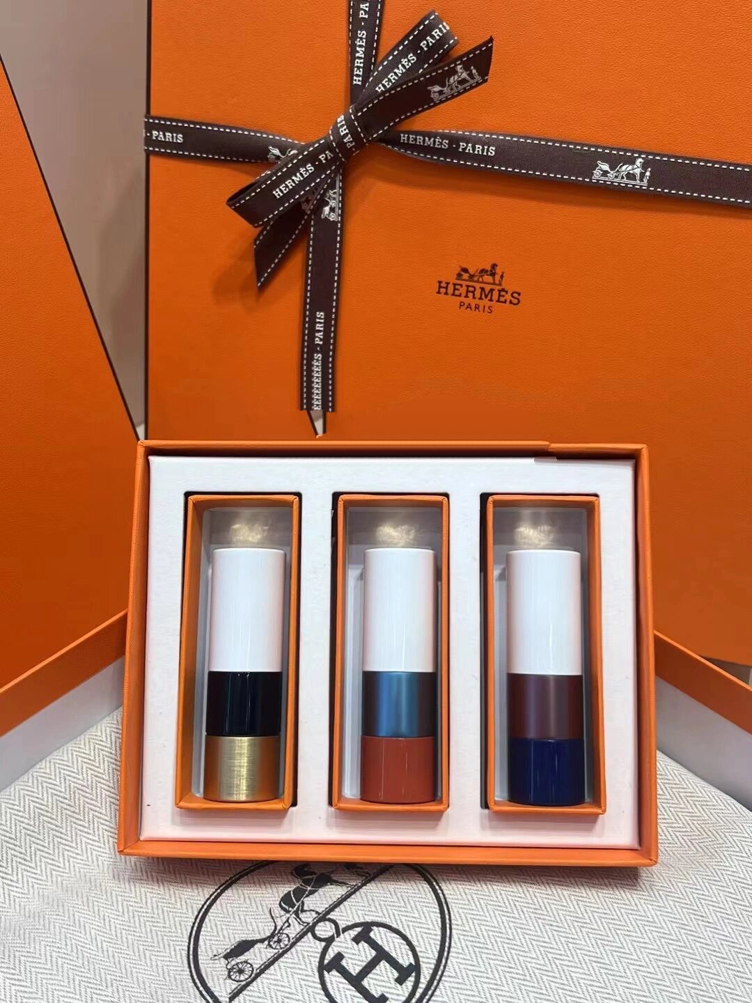 爱马仕限量口红套盒真美! 图一?