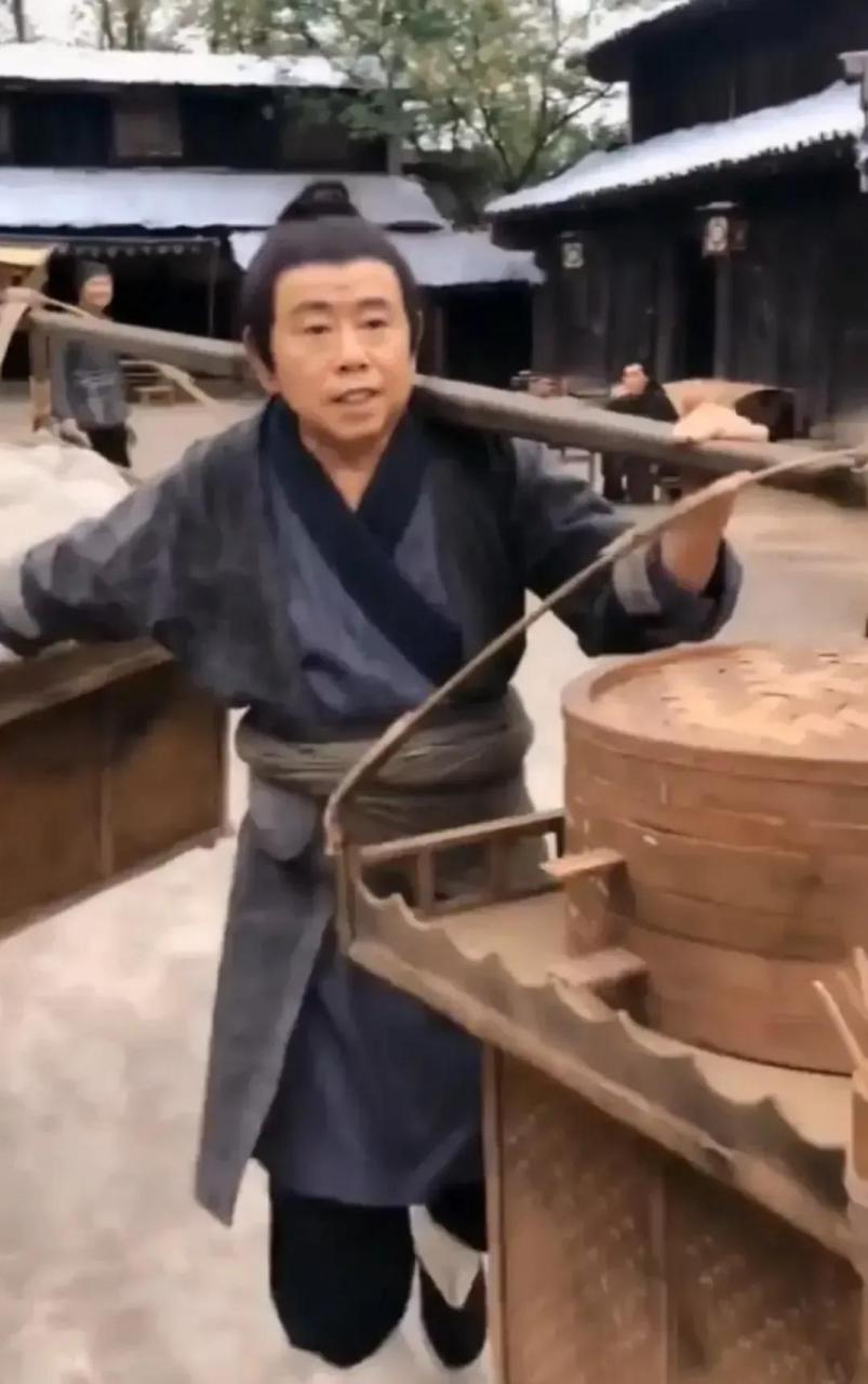 潘长江录视频说他要投资5000万元演武大郎,要黄晓明演他的弟弟武松.