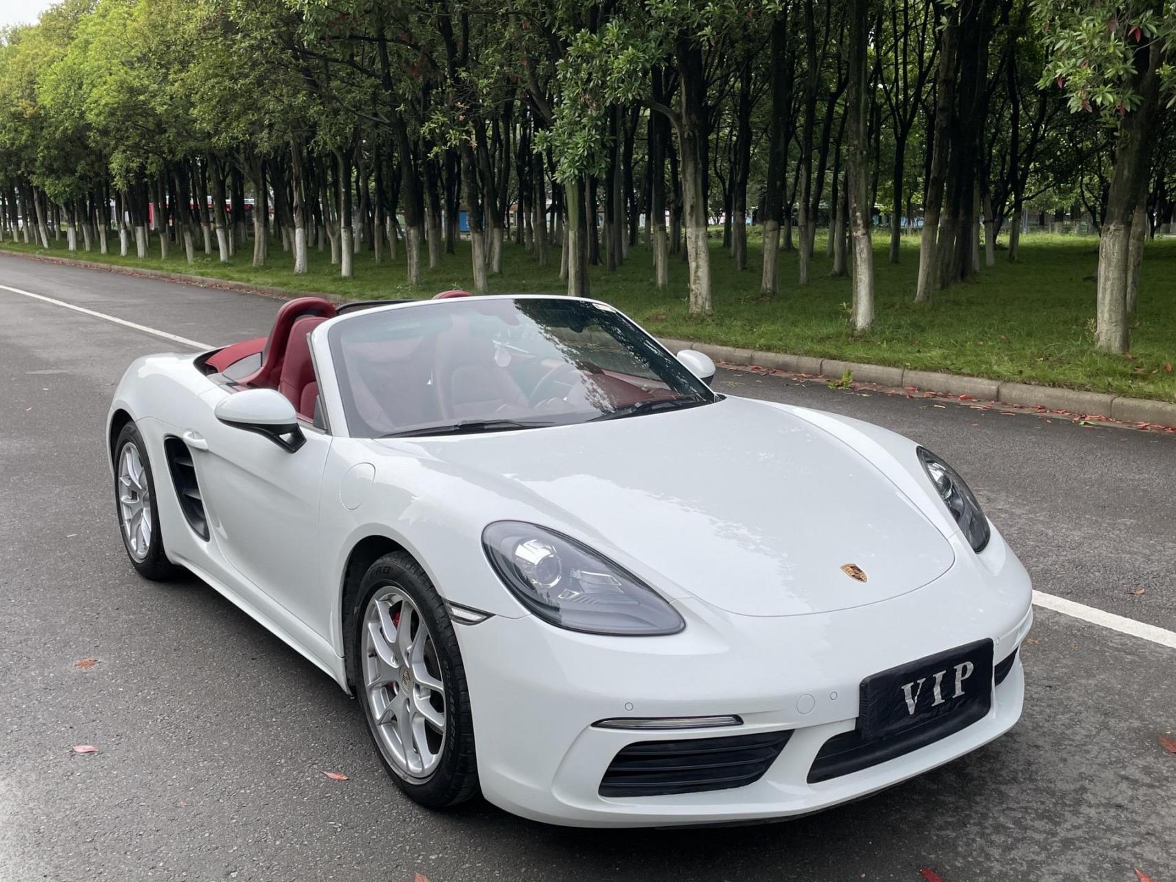 保时捷boxster718敞篷白红 高配 售价:35.