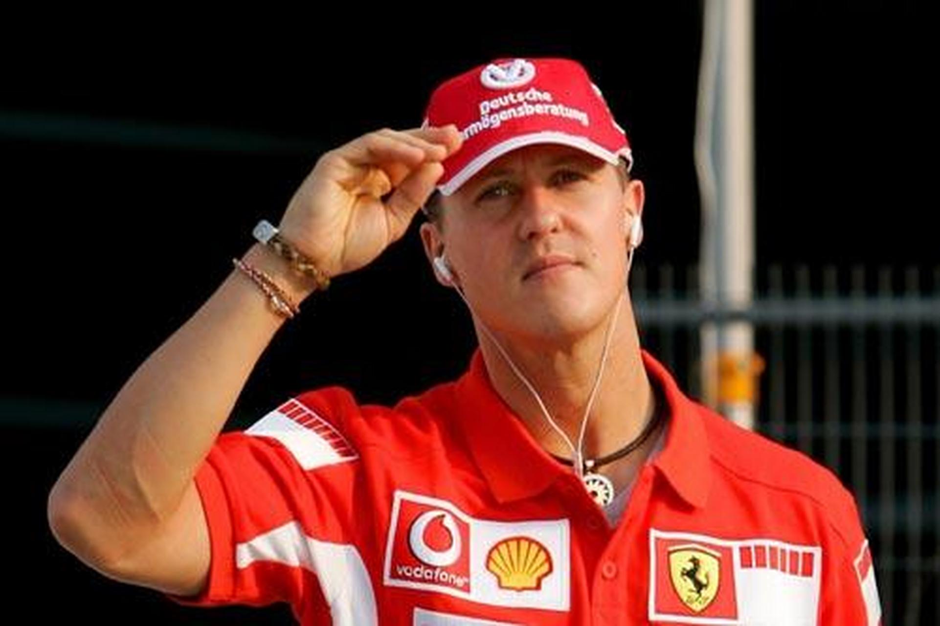 舒马赫从小立志成为赛车手,一生7次夺得世界f1总冠军,可谓是一代车神.