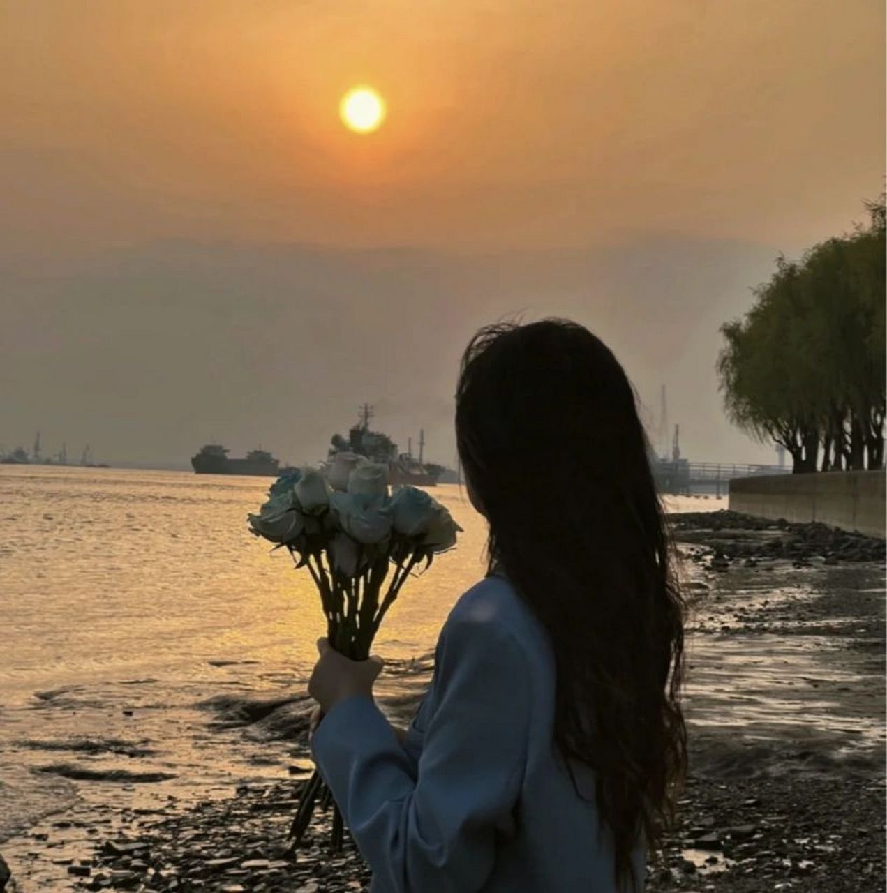 绝美背影真人女生头像 绝美背影真人女生头像