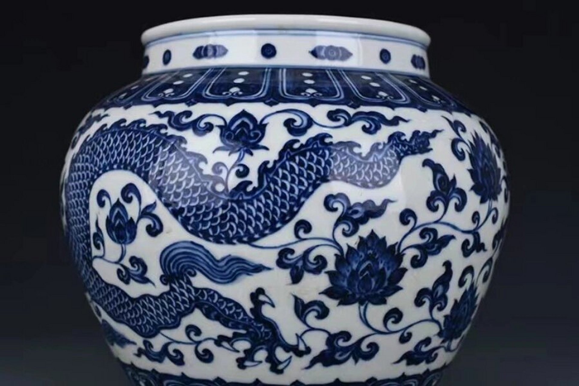 明宣德青花龙纹罐13 古玩古董古瓷器 明宣德青花龙纹罐13 古玩古董古