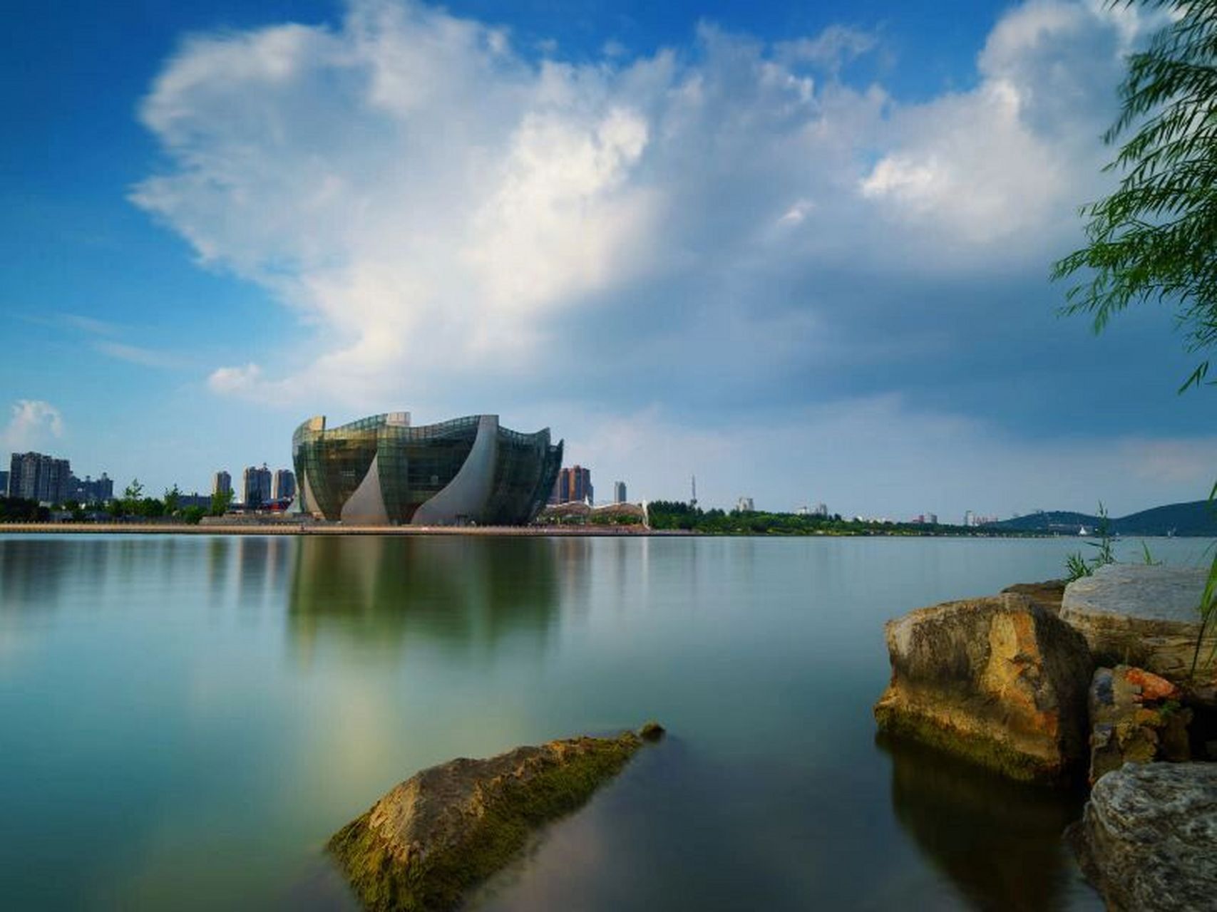 徐州十大旅游美景篇一:云龙湖 徐州十大旅游景点 云龙湖 云龙湖地处