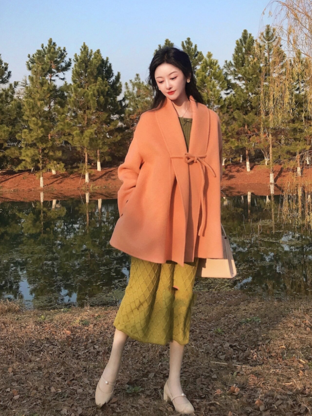 桔子色大衣怎么配穿_桔子色配什么裤子 桔子色大衣怎么配穿_桔子色配什么裤子（桔子色外套里面搭配什么颜色） 搜狗词库