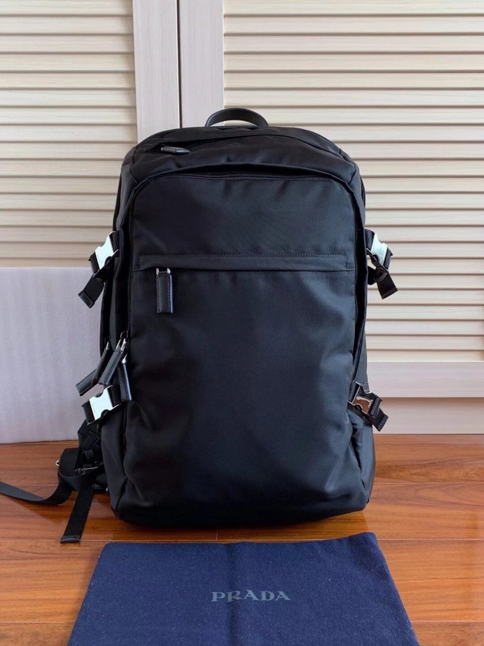 普拉达prada 新款(0811) 2vz022降落伞多口袋实用型双肩背包78 三个