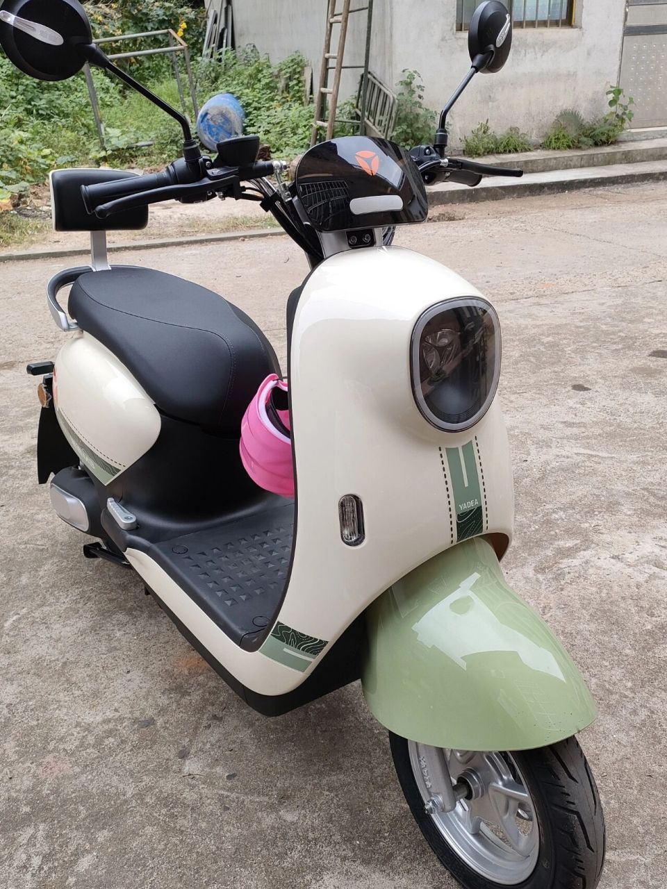 雅迪m3电轻摩 最近买了一辆雅迪的小电动   5个电瓶  60v的  先来说说